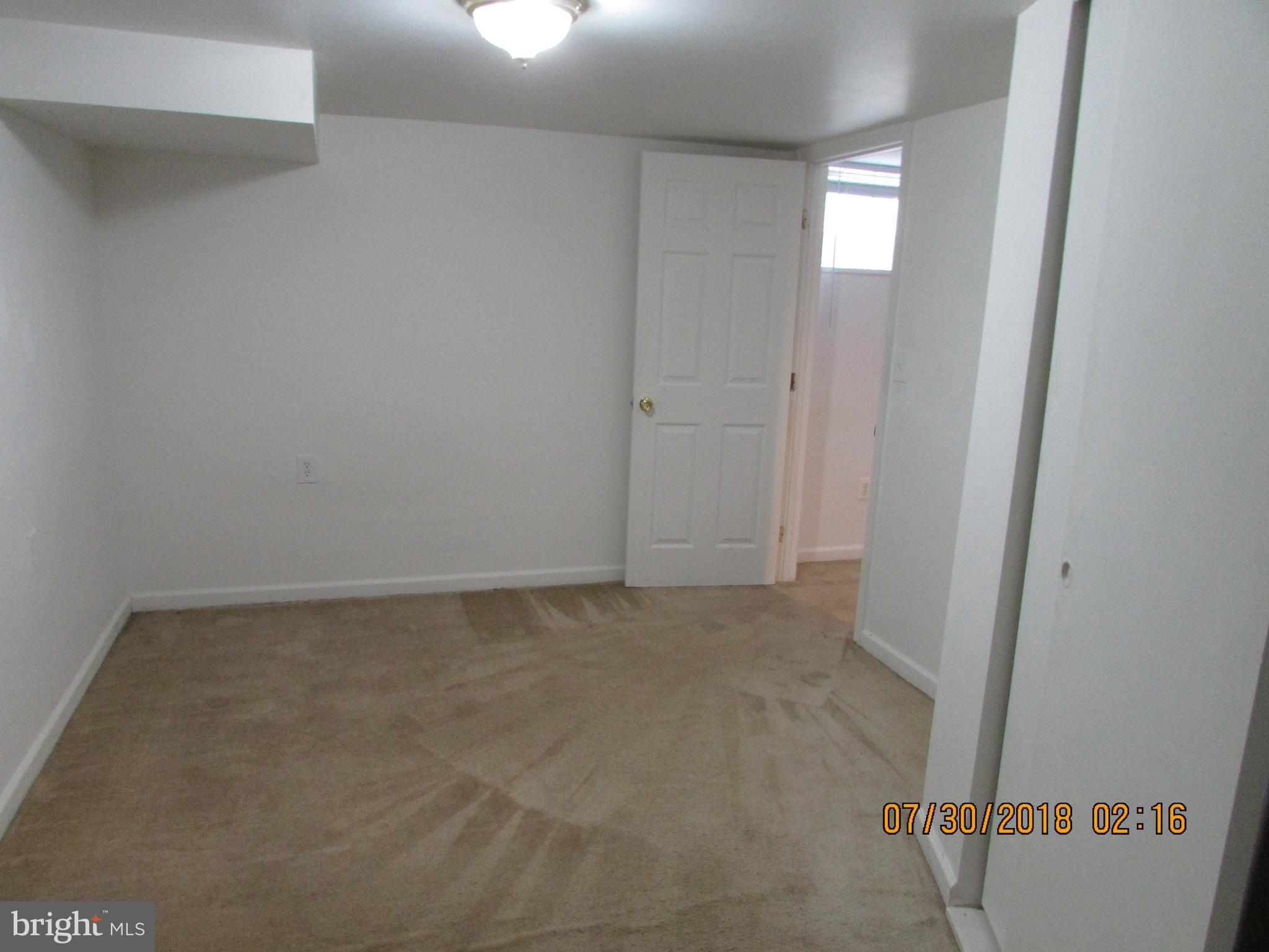 VAN VLECKS - Residential Lease