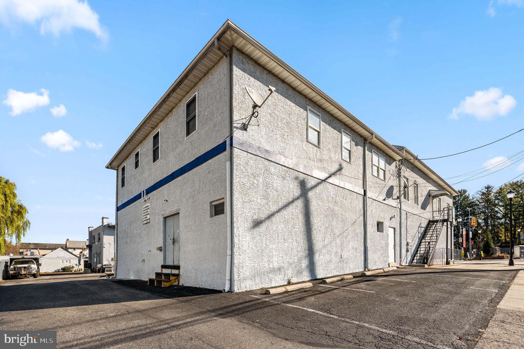 ROSLYN - Commercial Sale