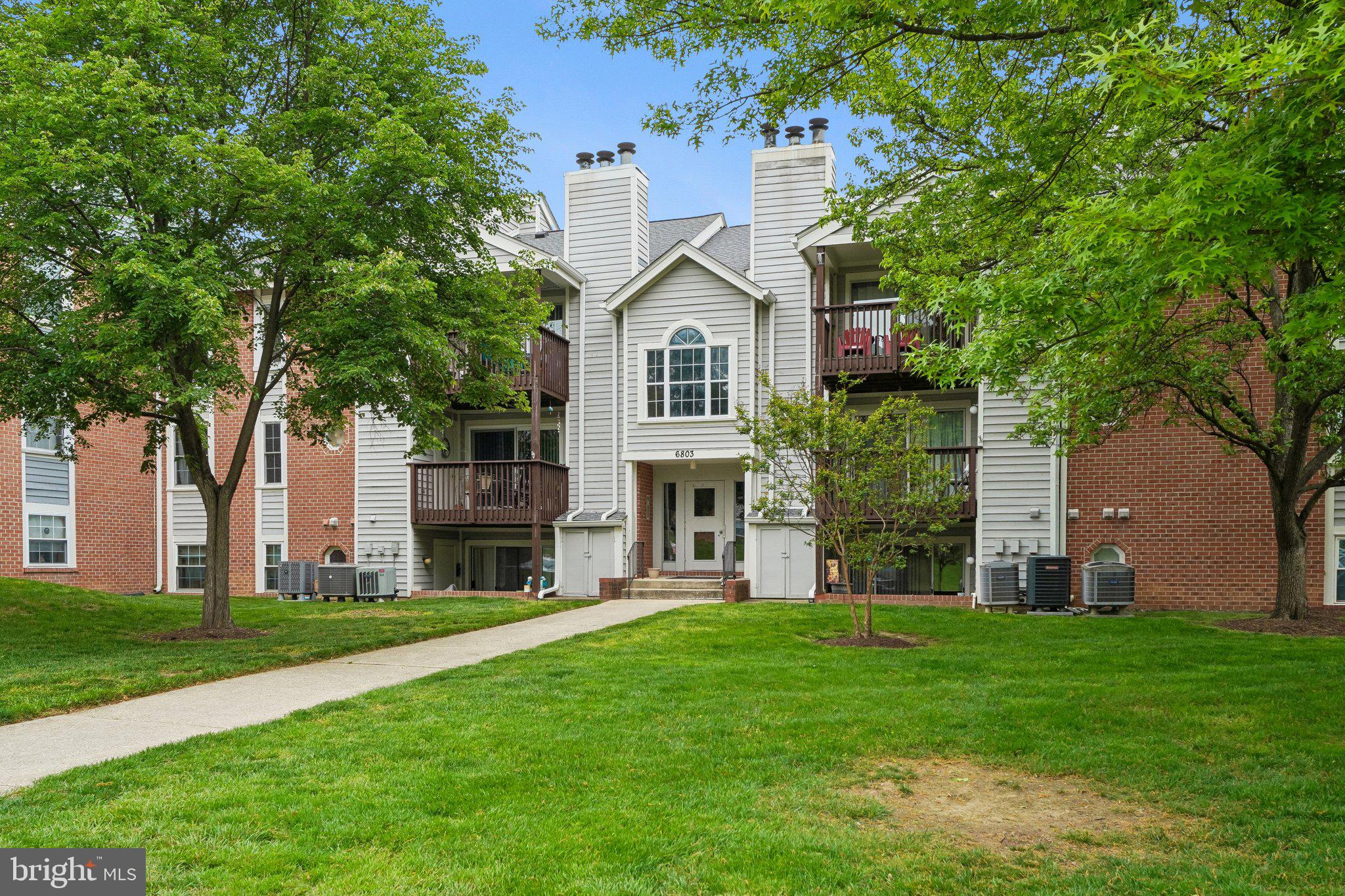 CROMWELL FOUNTAIN - Residential