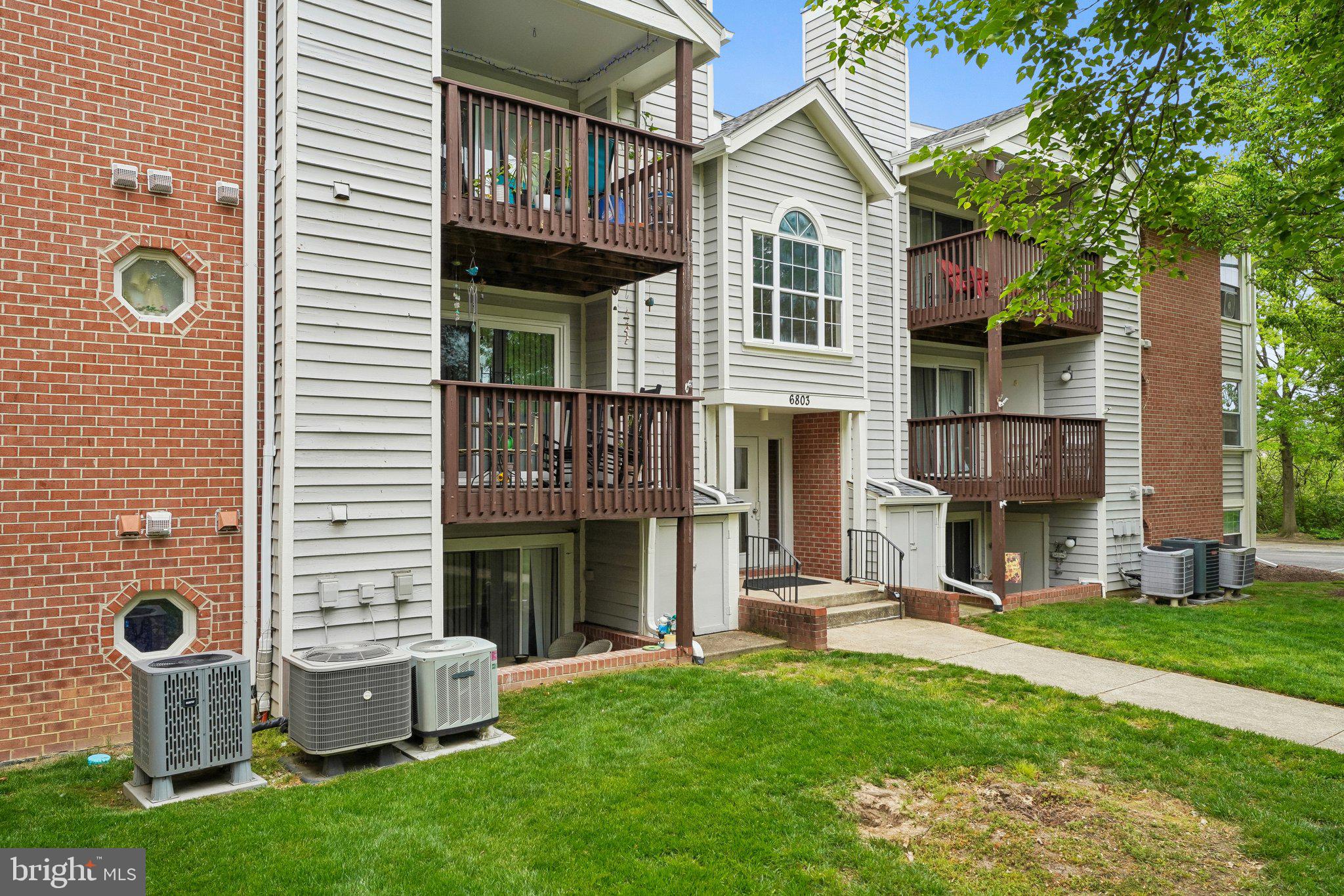 CROMWELL FOUNTAIN - Residential