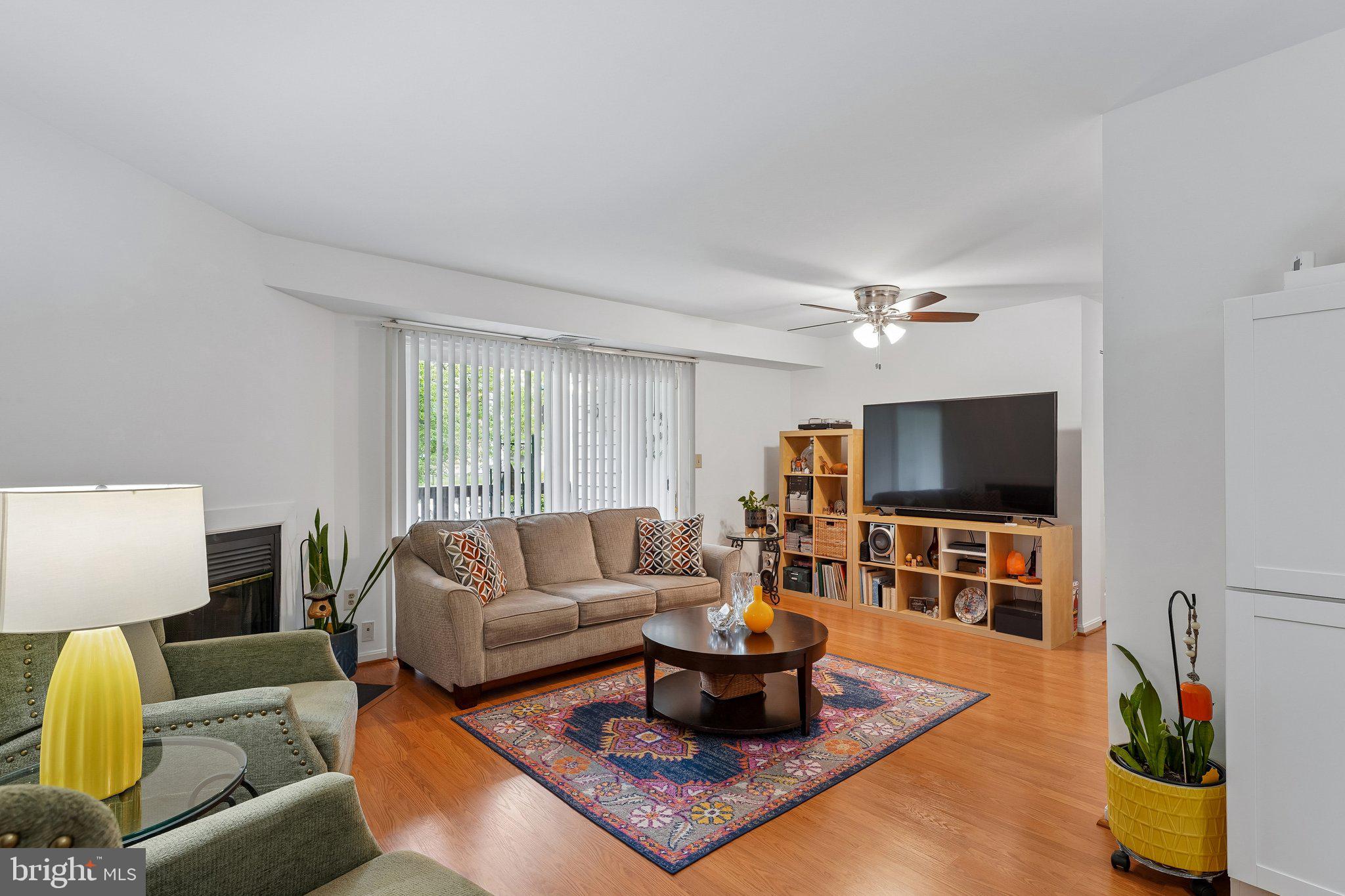 CROMWELL FOUNTAIN - Residential