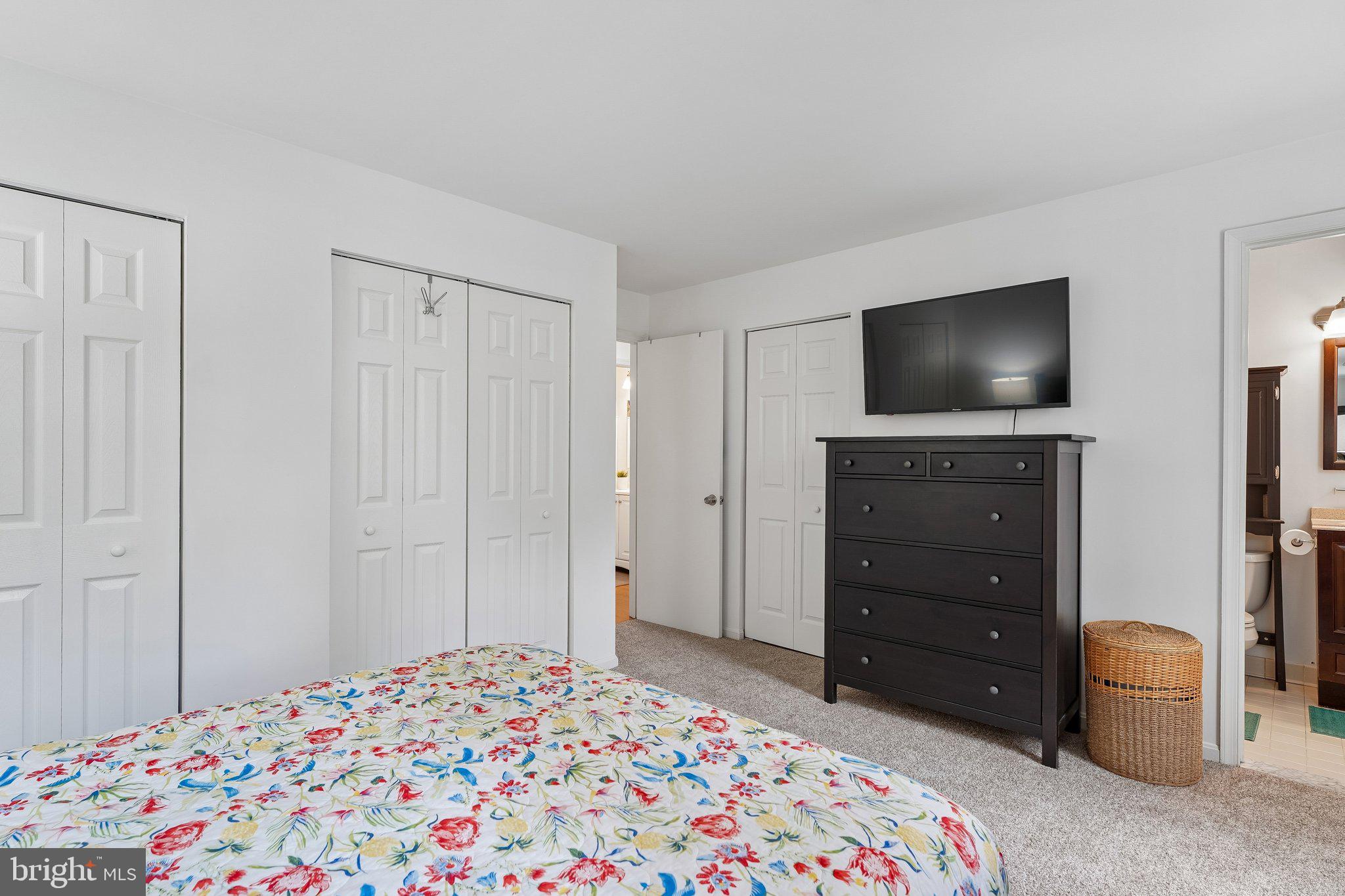 CROMWELL FOUNTAIN - Residential