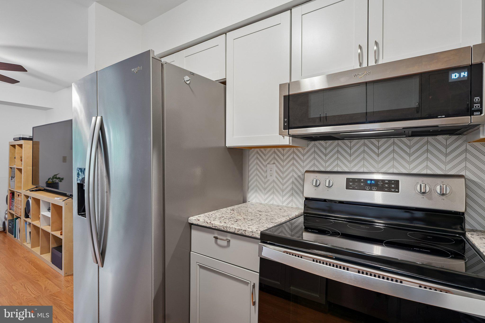 CROMWELL FOUNTAIN - Residential