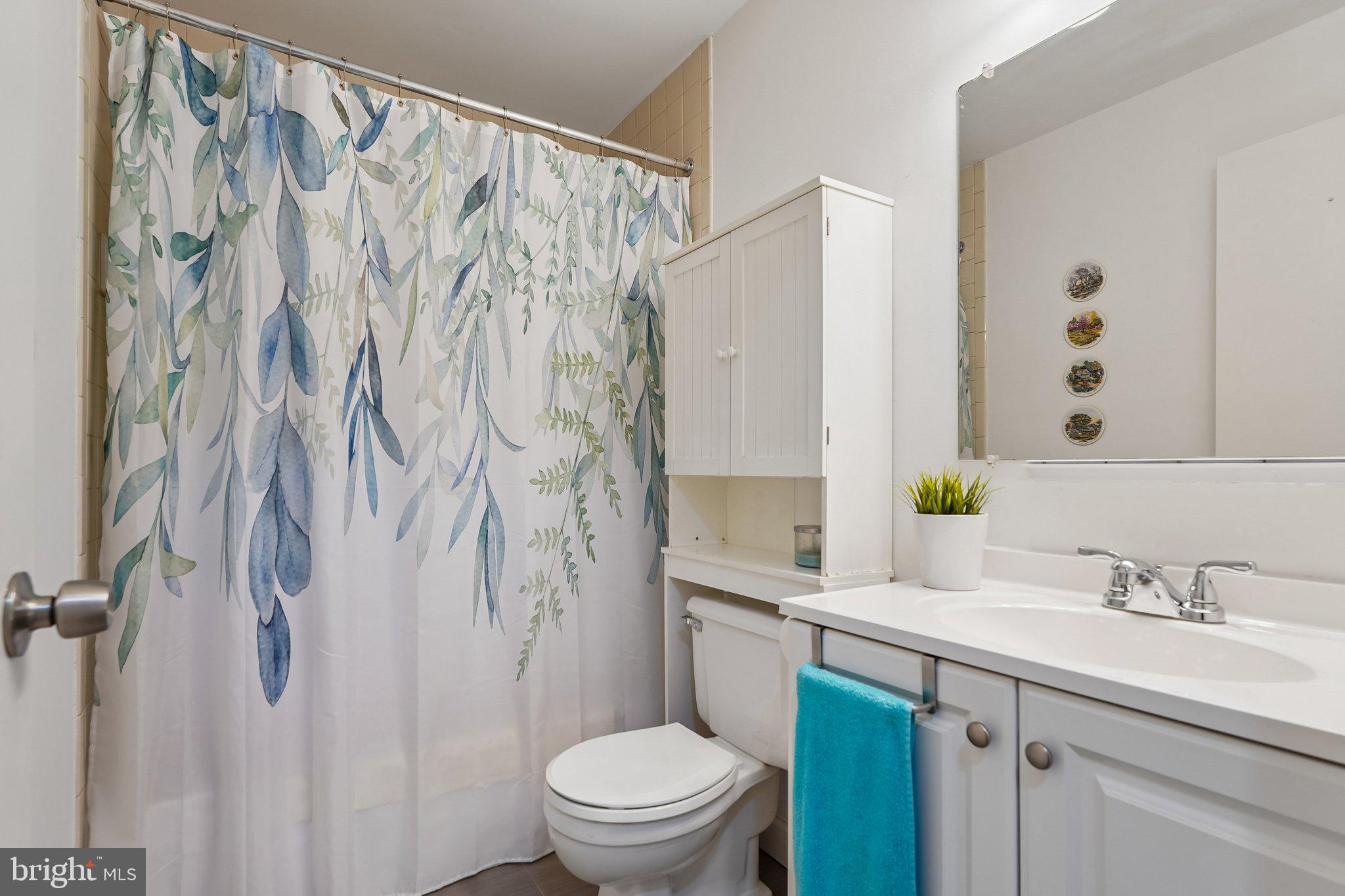 CROMWELL FOUNTAIN - Residential