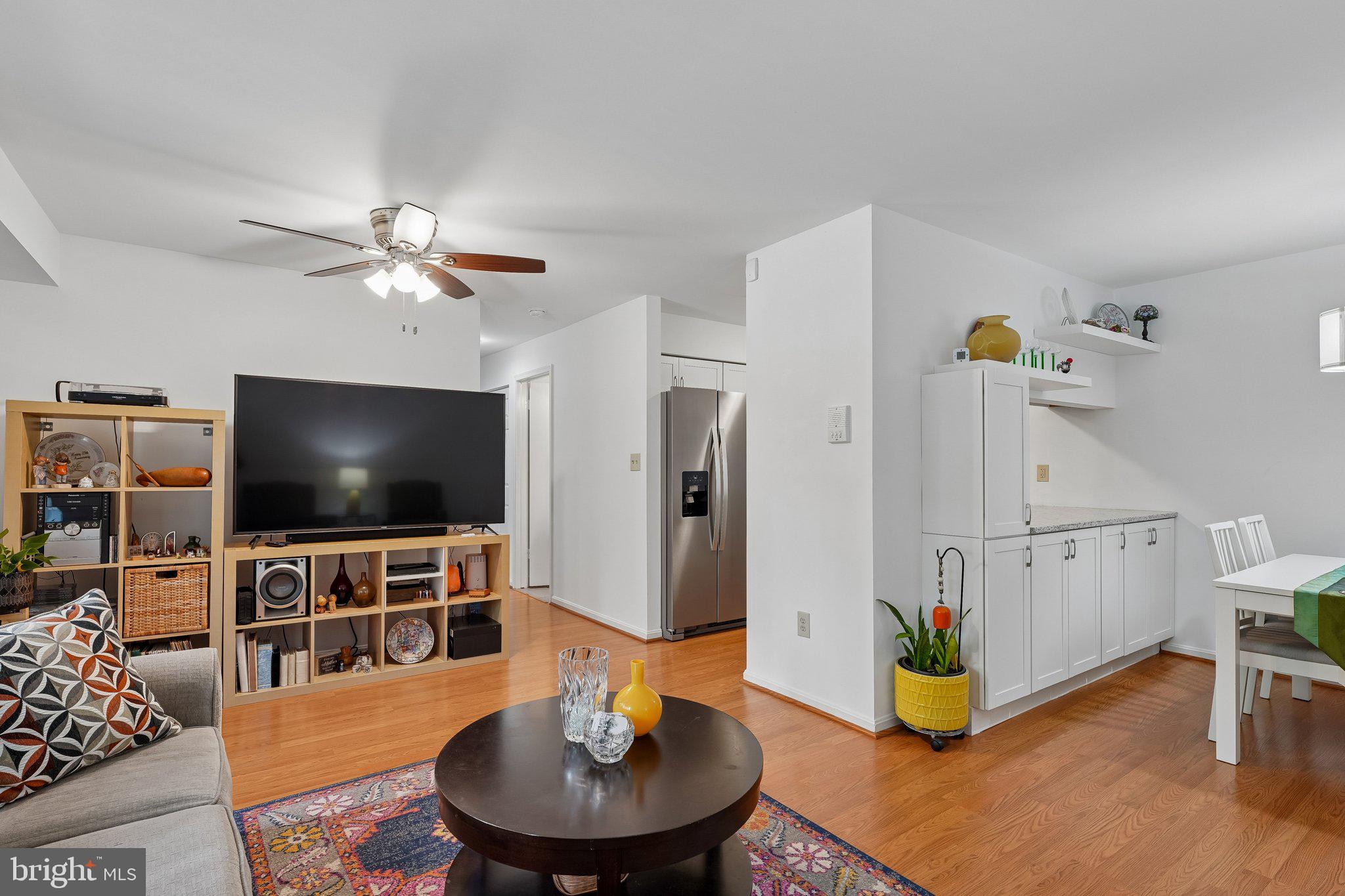 CROMWELL FOUNTAIN - Residential