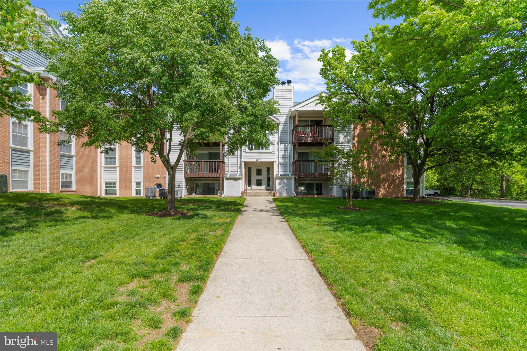 CROMWELL FOUNTAIN - Residential