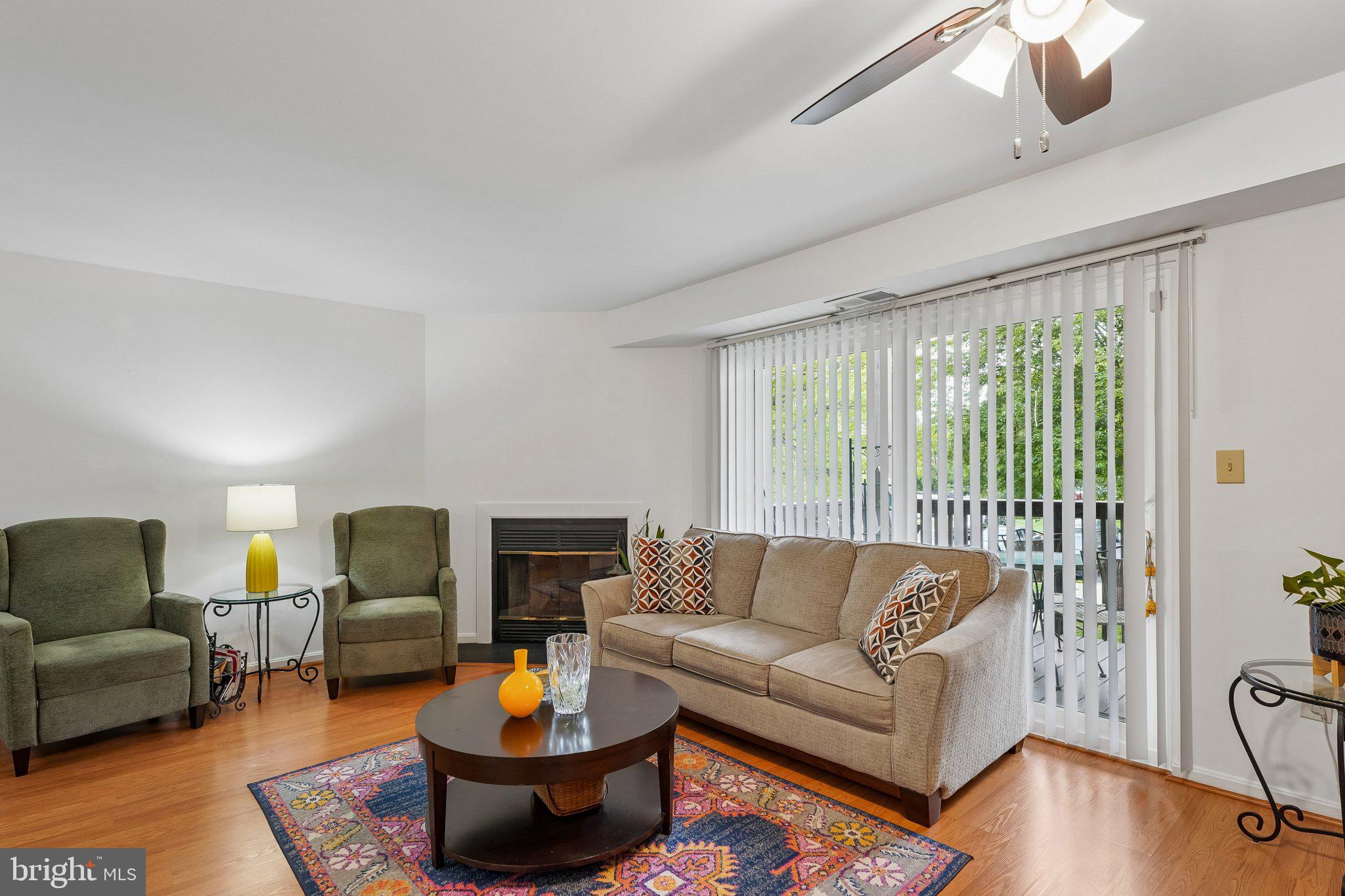 CROMWELL FOUNTAIN - Residential