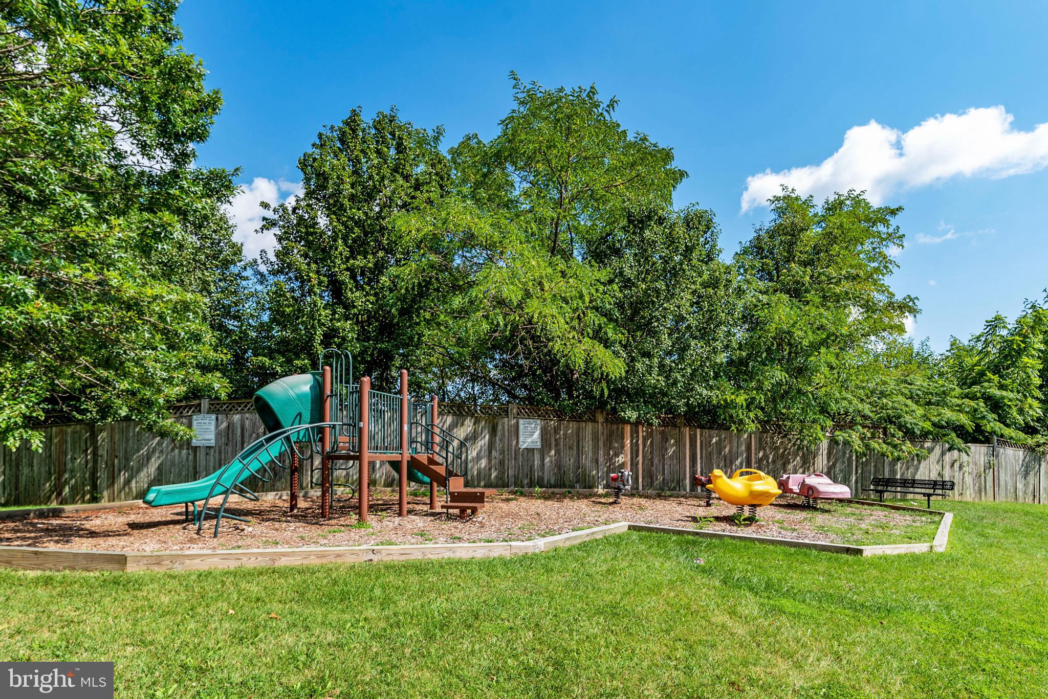 CROMWELL FOUNTAIN - Residential