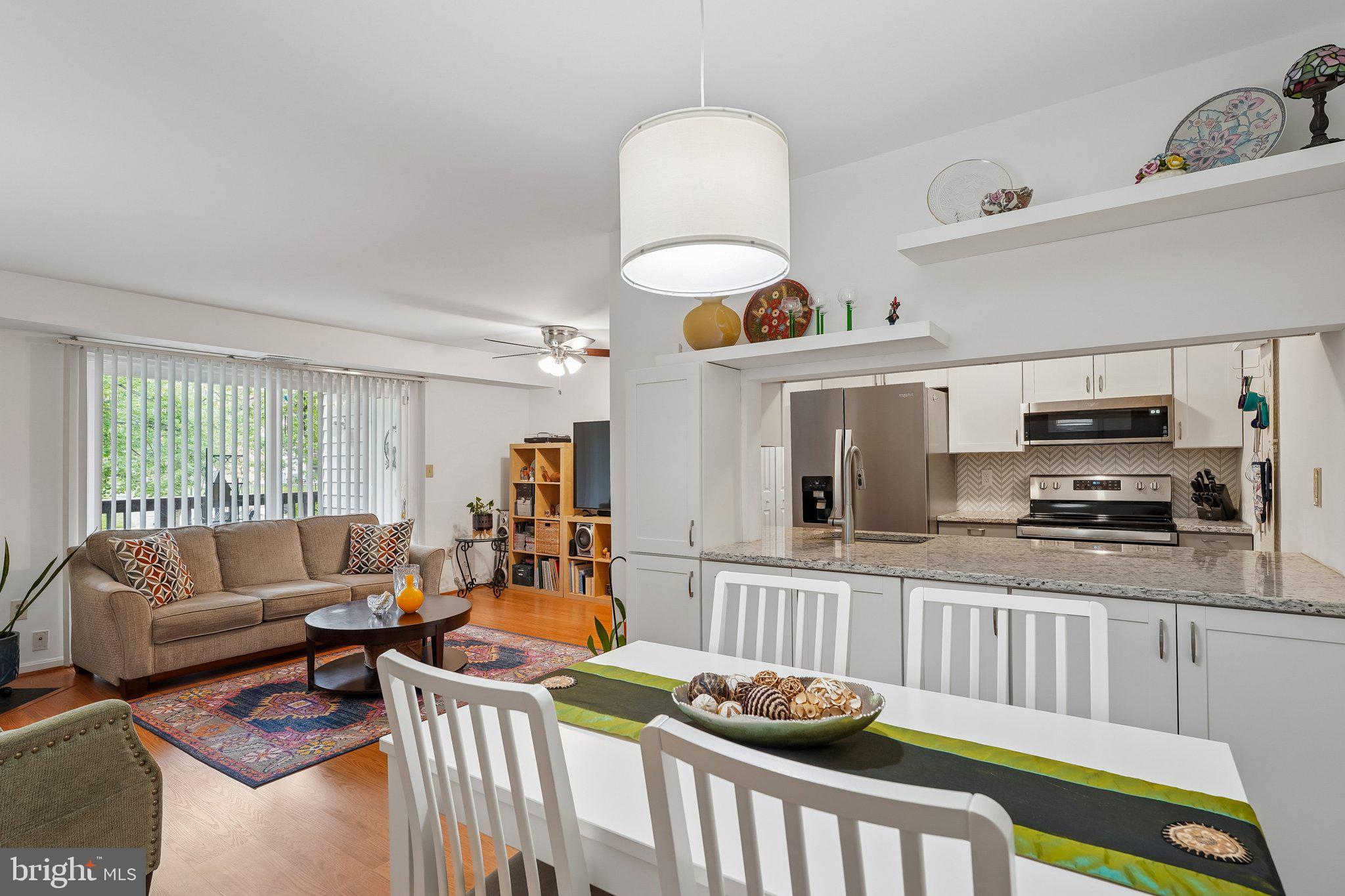 CROMWELL FOUNTAIN - Residential