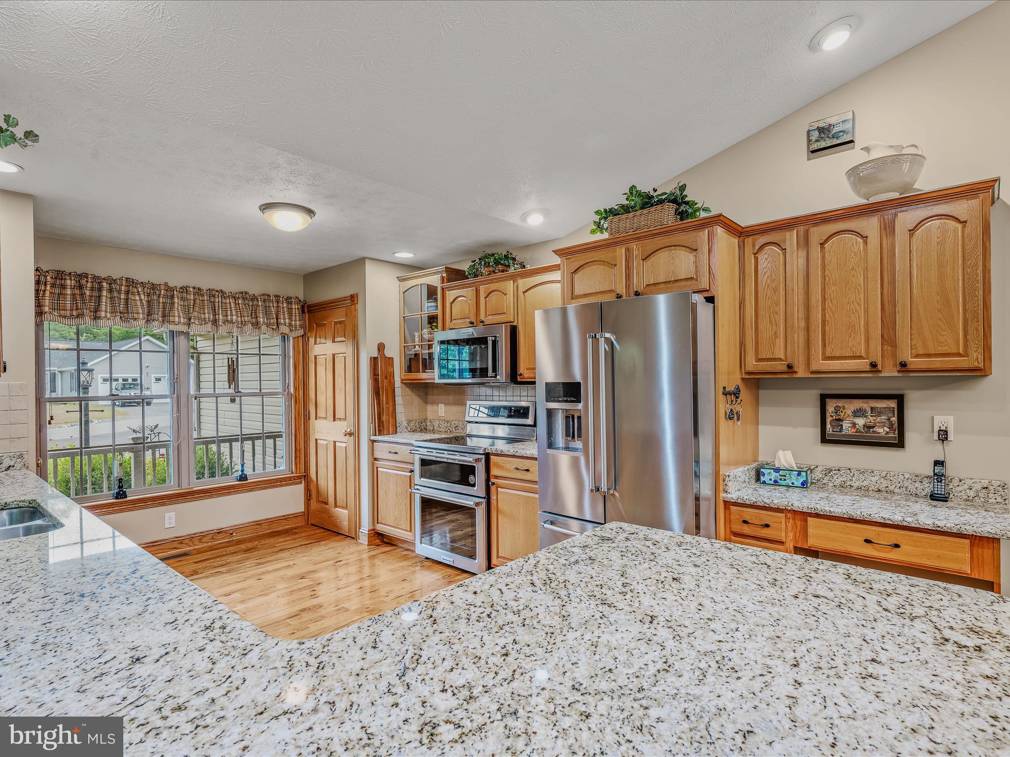 FAIRVIEW OAKS - Residential