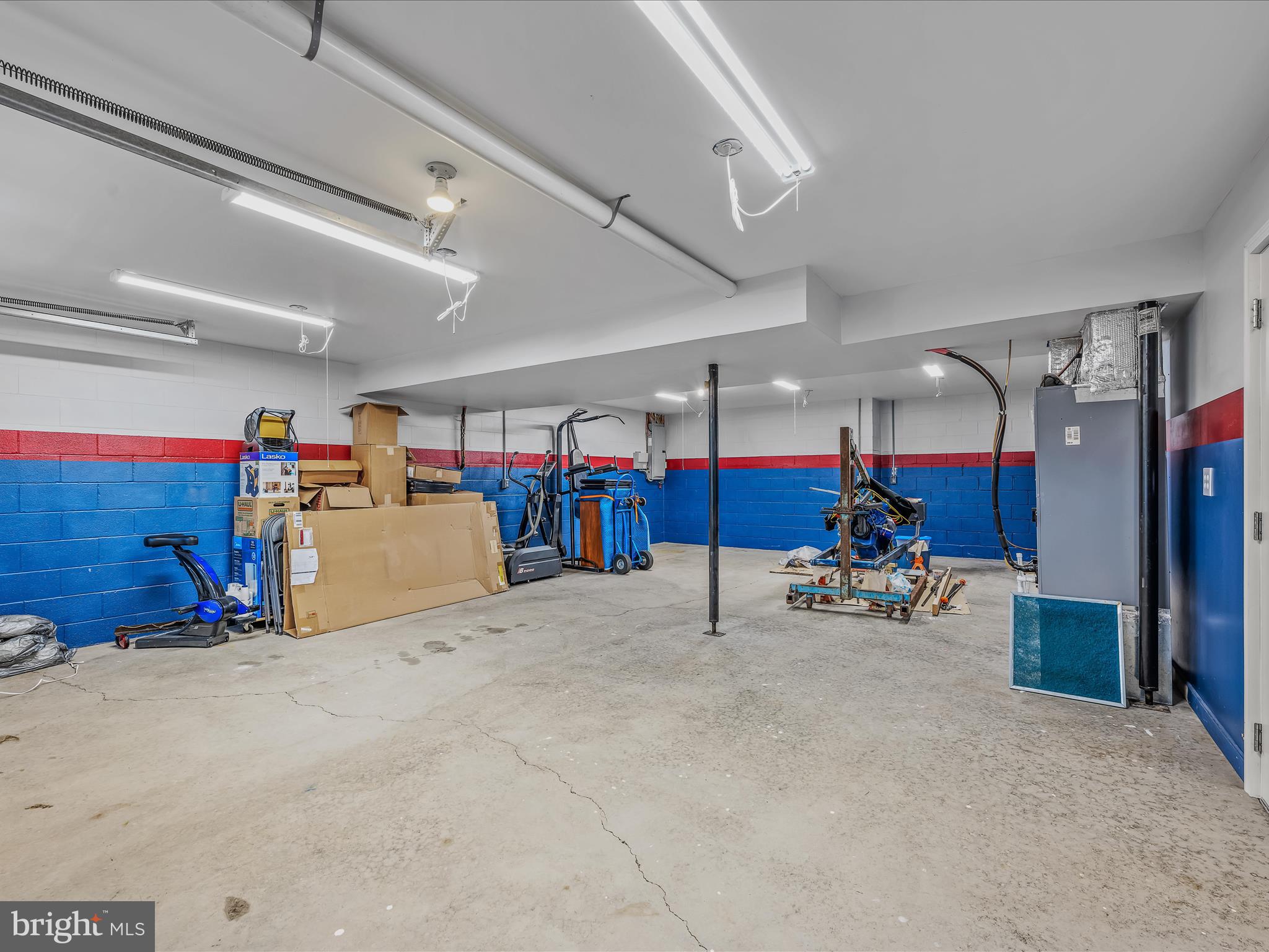 FAIRVIEW OAKS - Residential