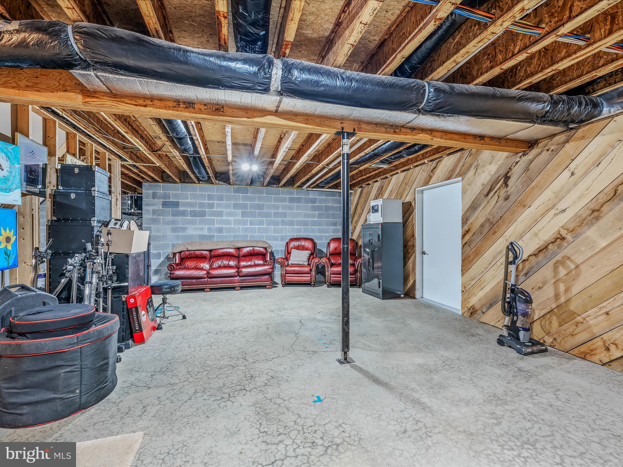 FAIRVIEW OAKS - Residential