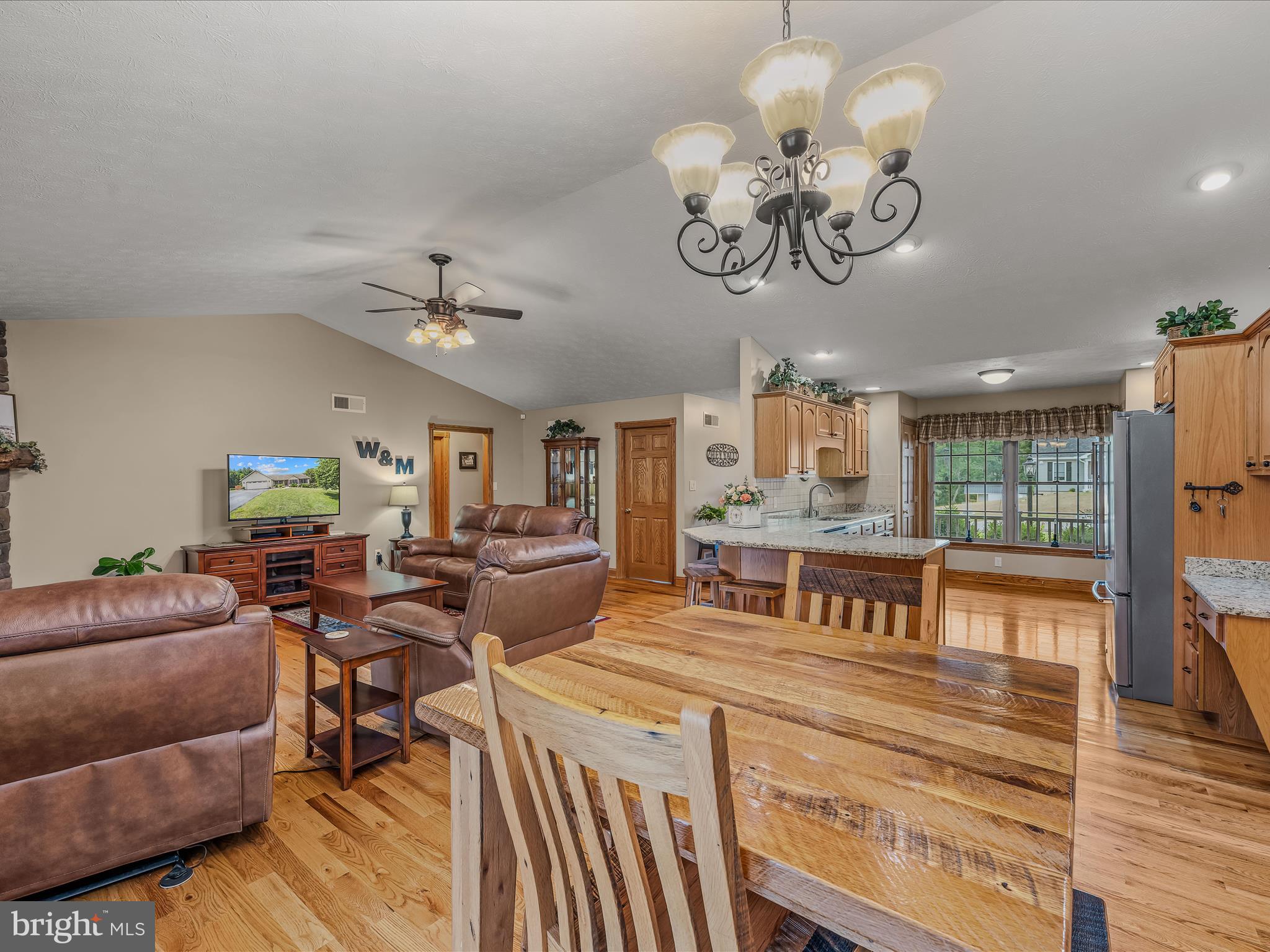 FAIRVIEW OAKS - Residential