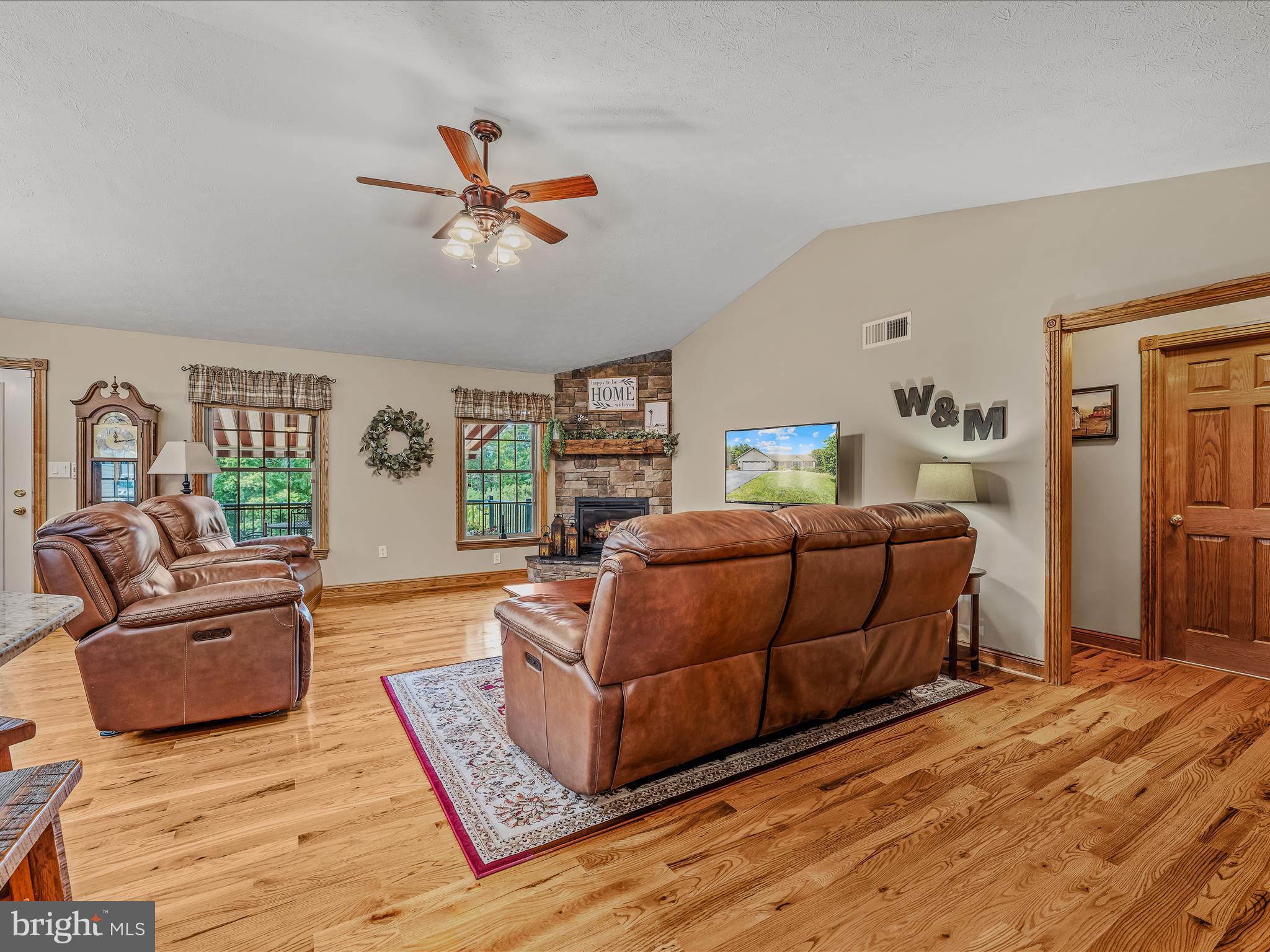 FAIRVIEW OAKS - Residential