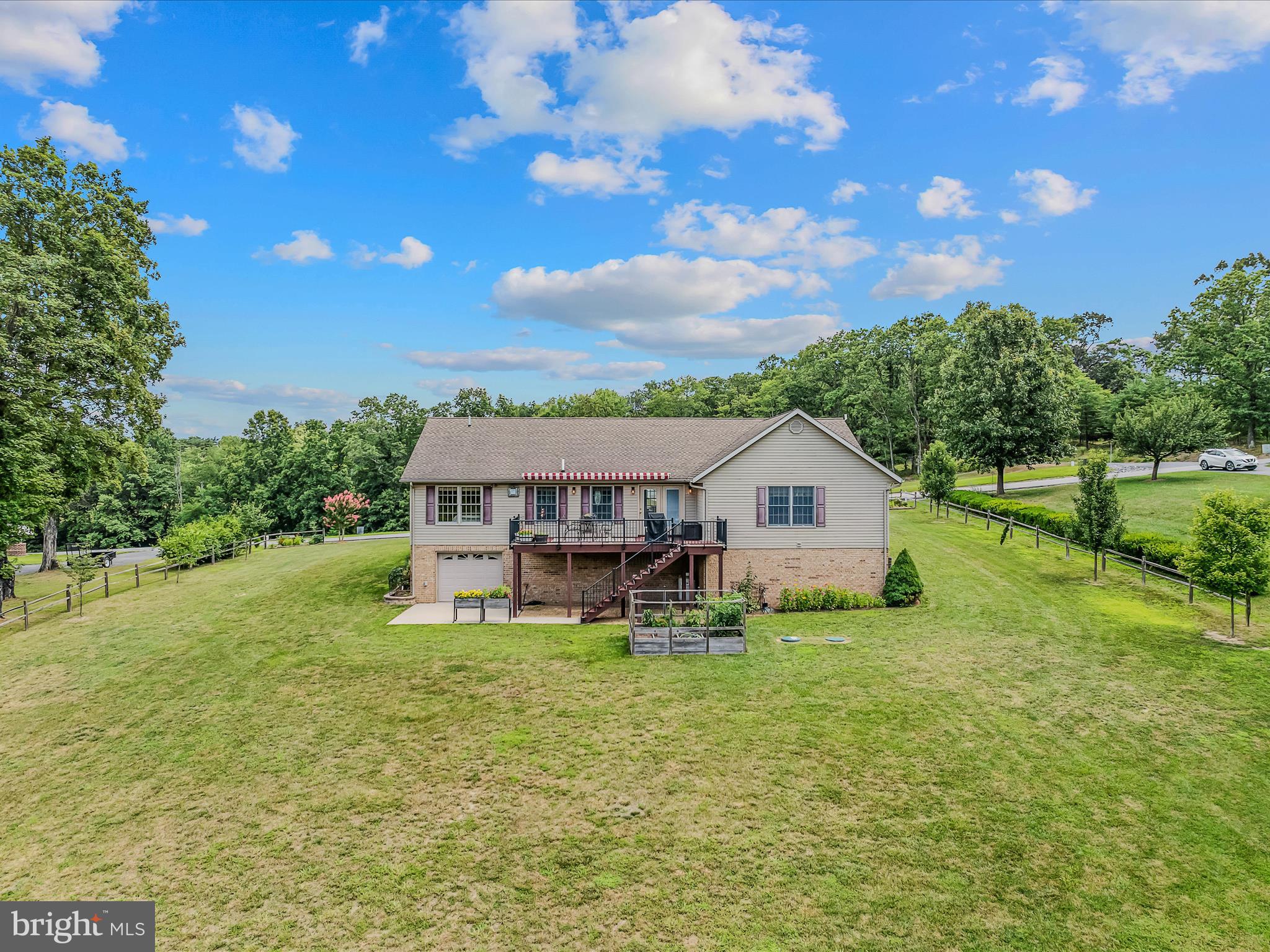 FAIRVIEW OAKS - Residential