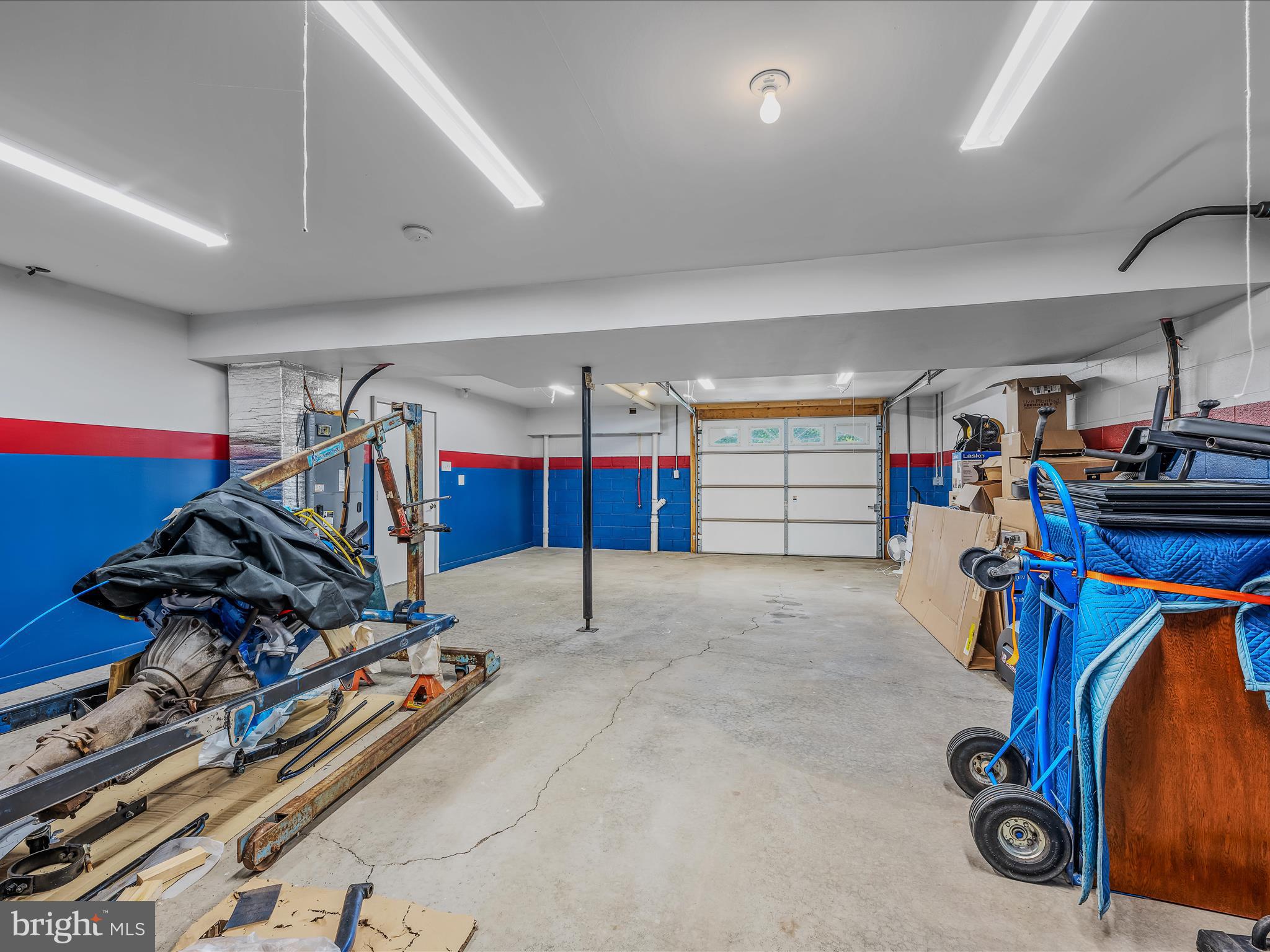 FAIRVIEW OAKS - Residential