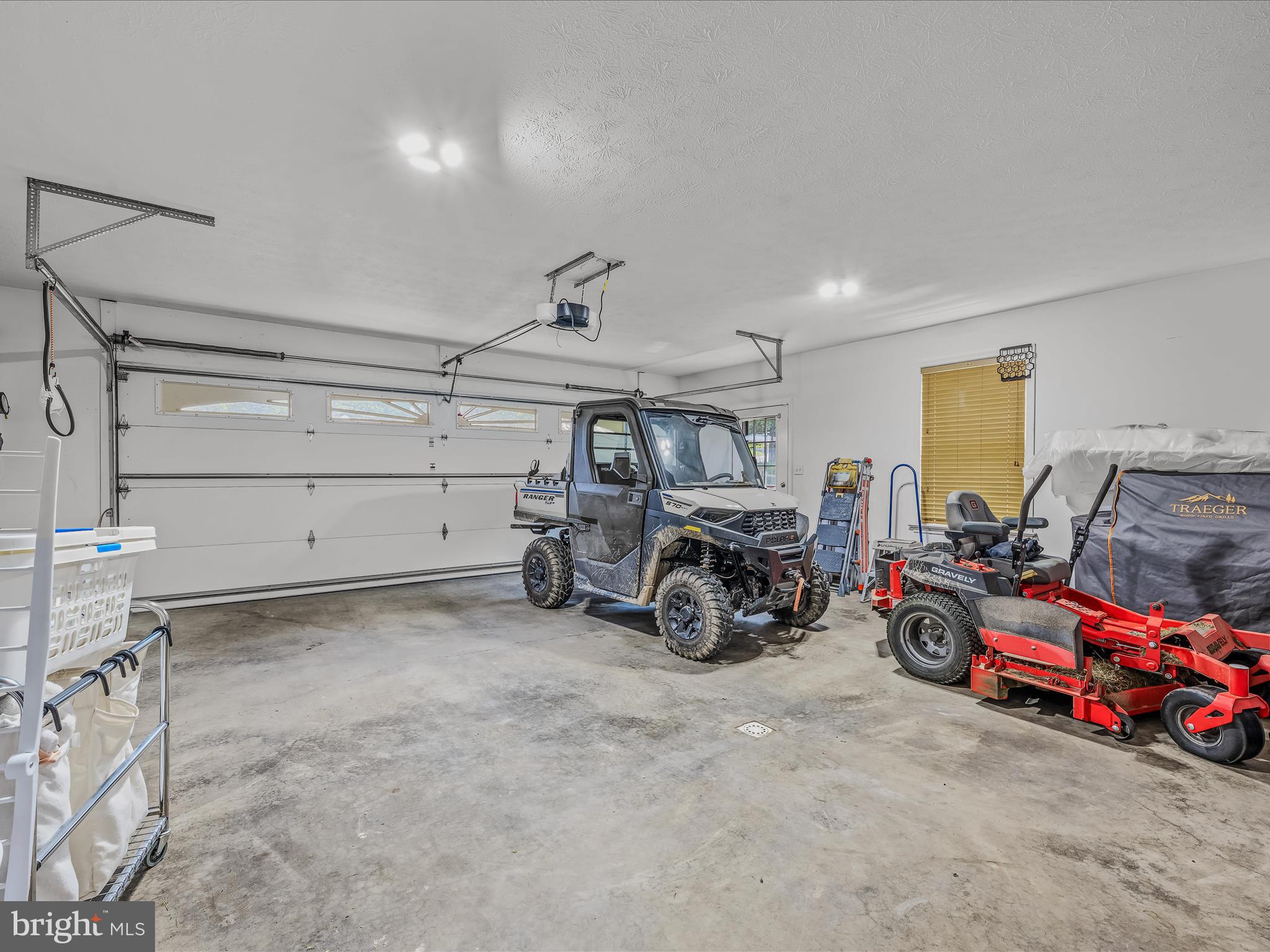 FAIRVIEW OAKS - Residential