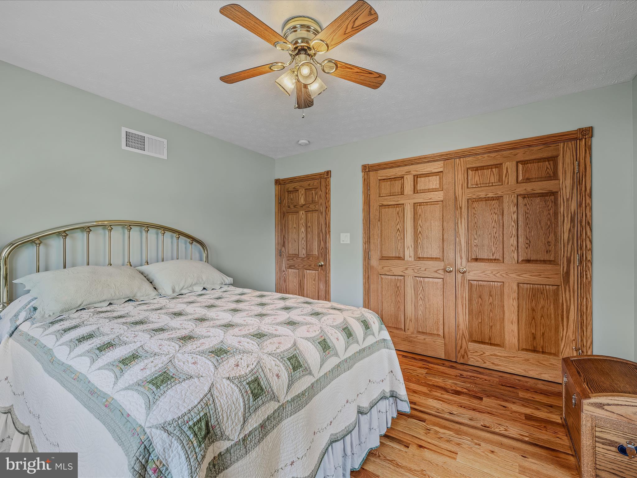 FAIRVIEW OAKS - Residential