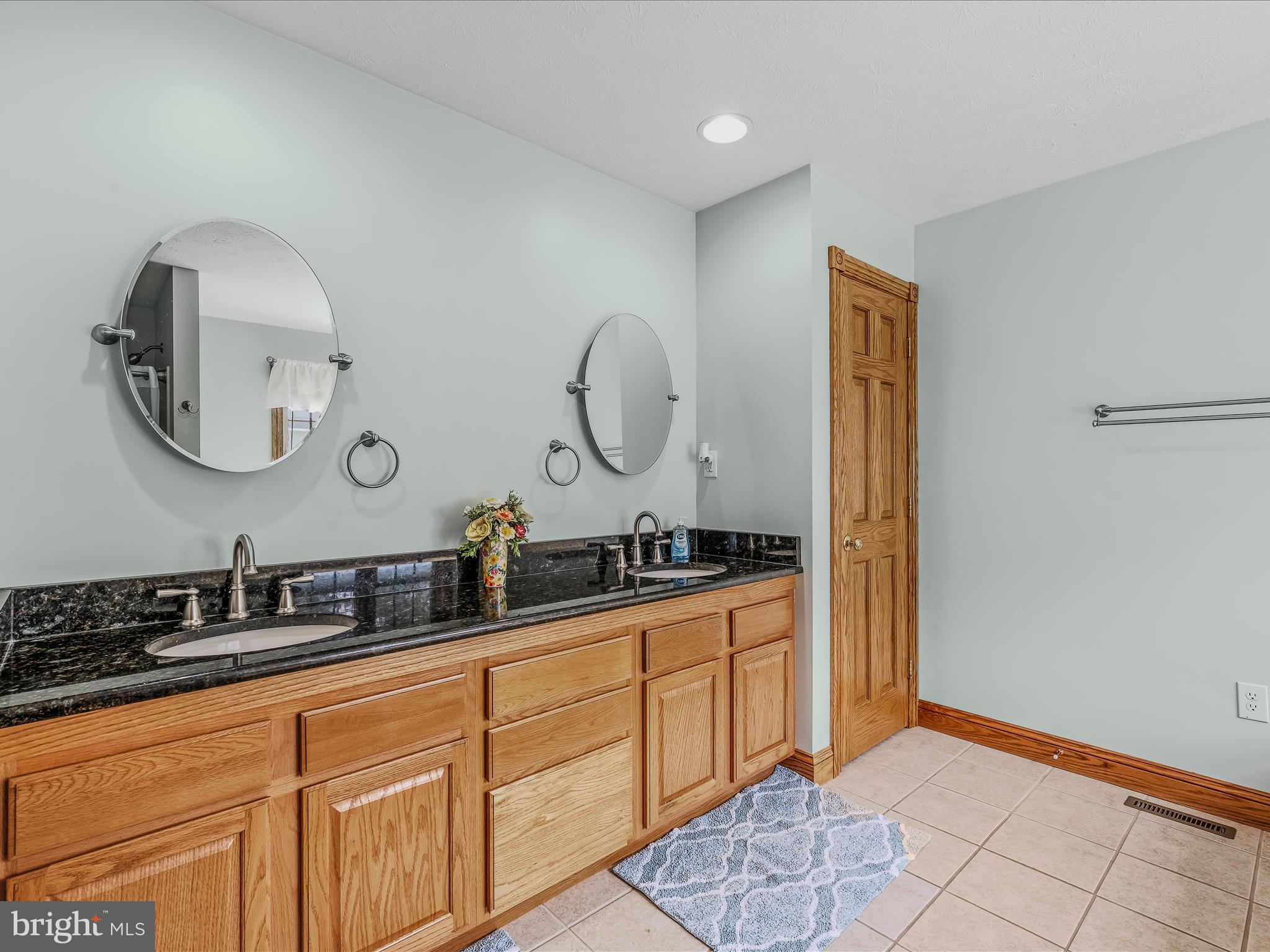 FAIRVIEW OAKS - Residential