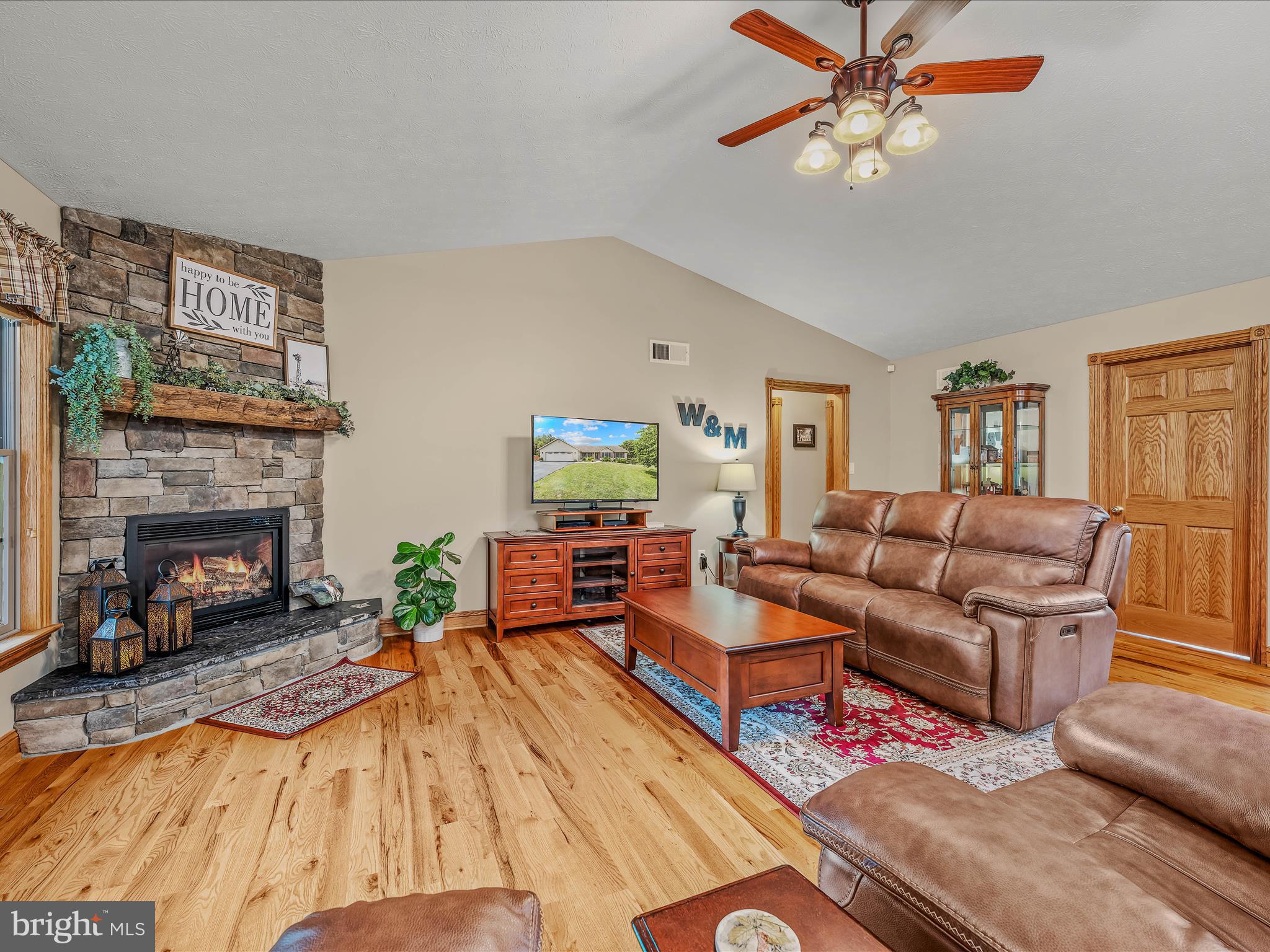 FAIRVIEW OAKS - Residential