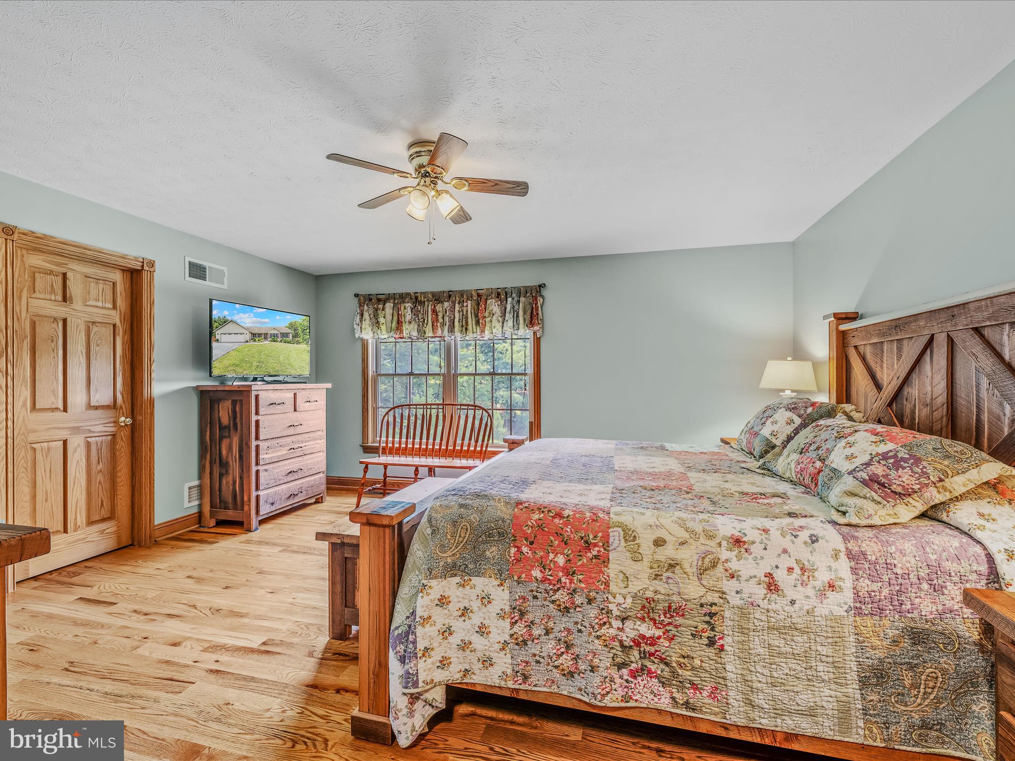 FAIRVIEW OAKS - Residential