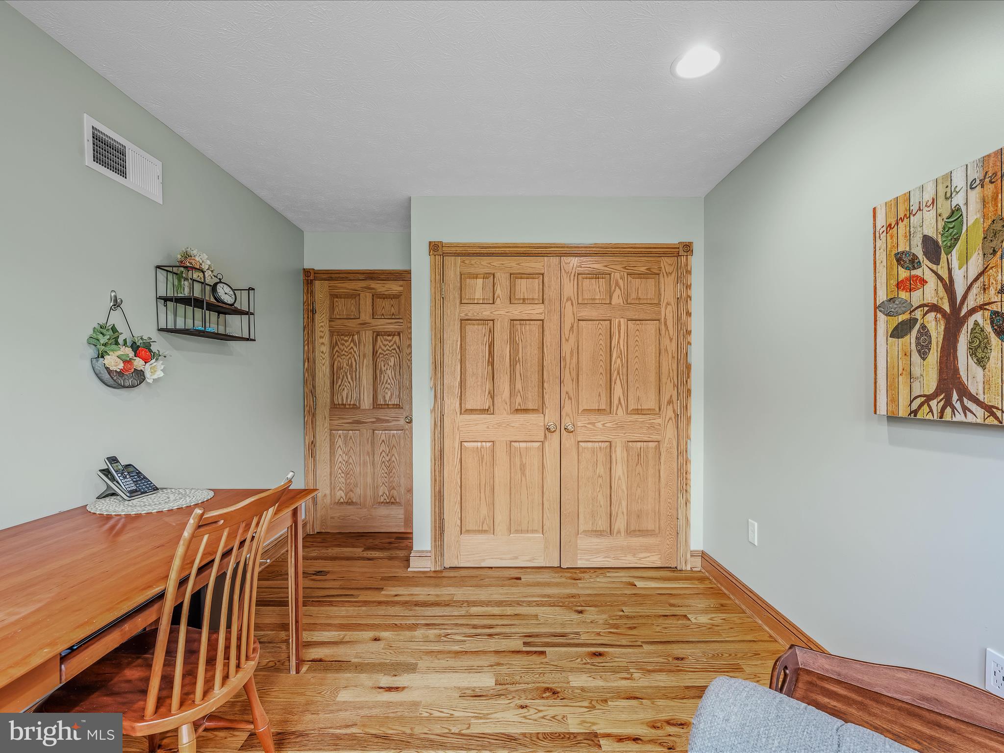 FAIRVIEW OAKS - Residential