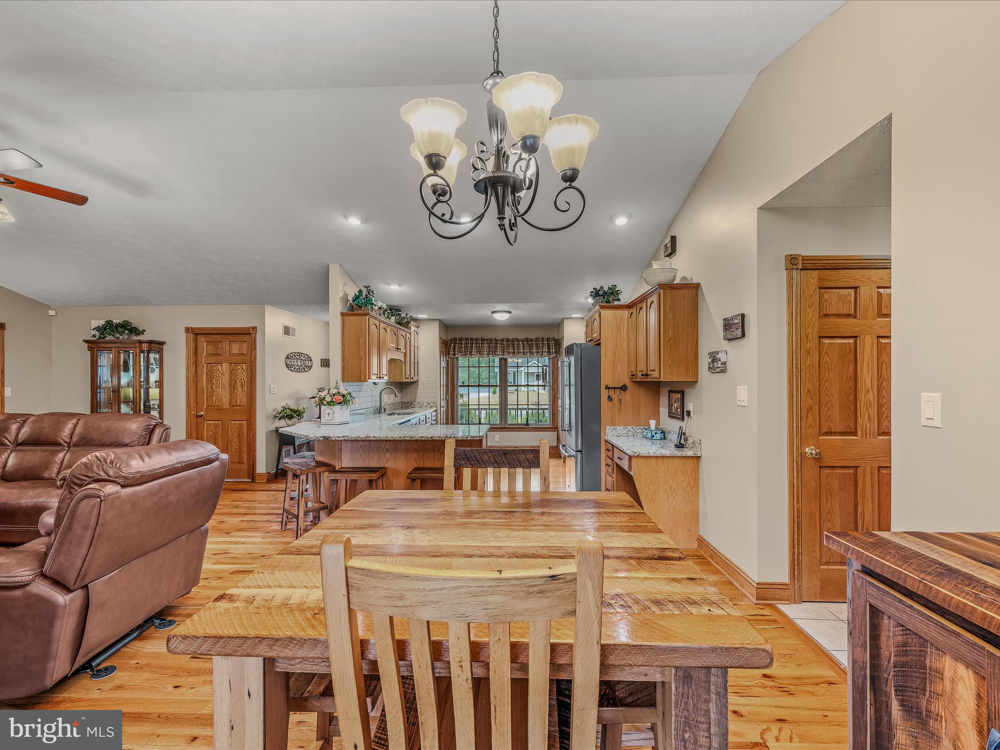 FAIRVIEW OAKS - Residential