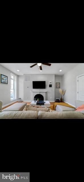 JOHNSTON SQUARE - Residential Lease