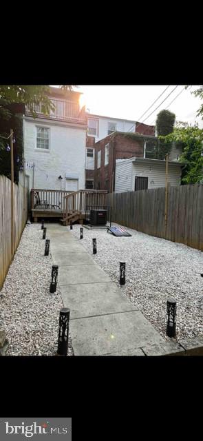 JOHNSTON SQUARE - Residential Lease