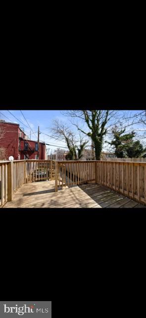 JOHNSTON SQUARE - Residential Lease