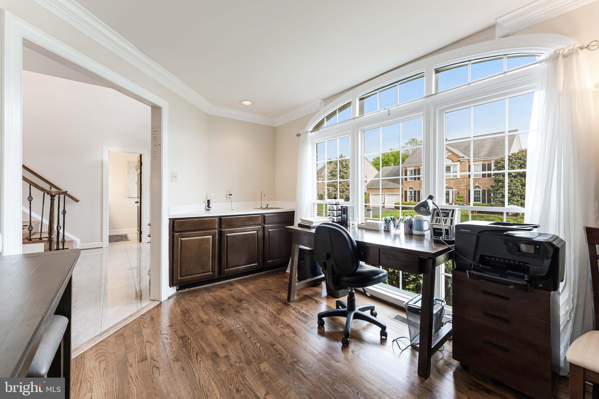 MEADOW HALL - Residential