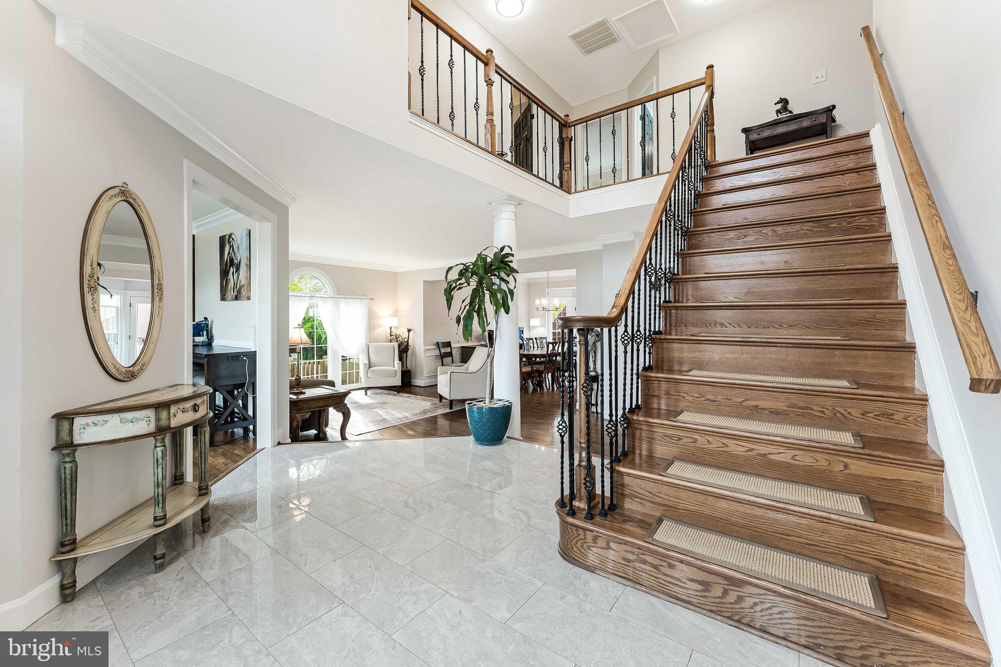 MEADOW HALL - Residential