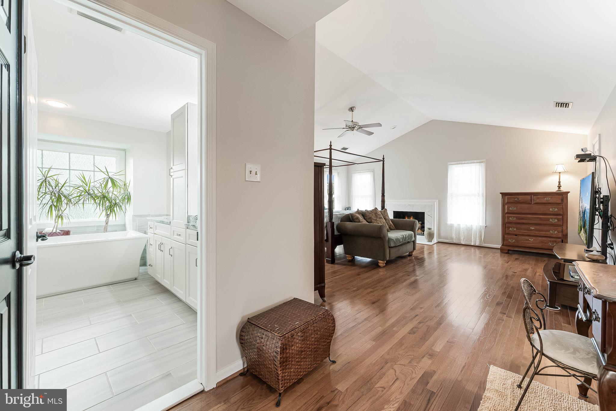 MEADOW HALL - Residential