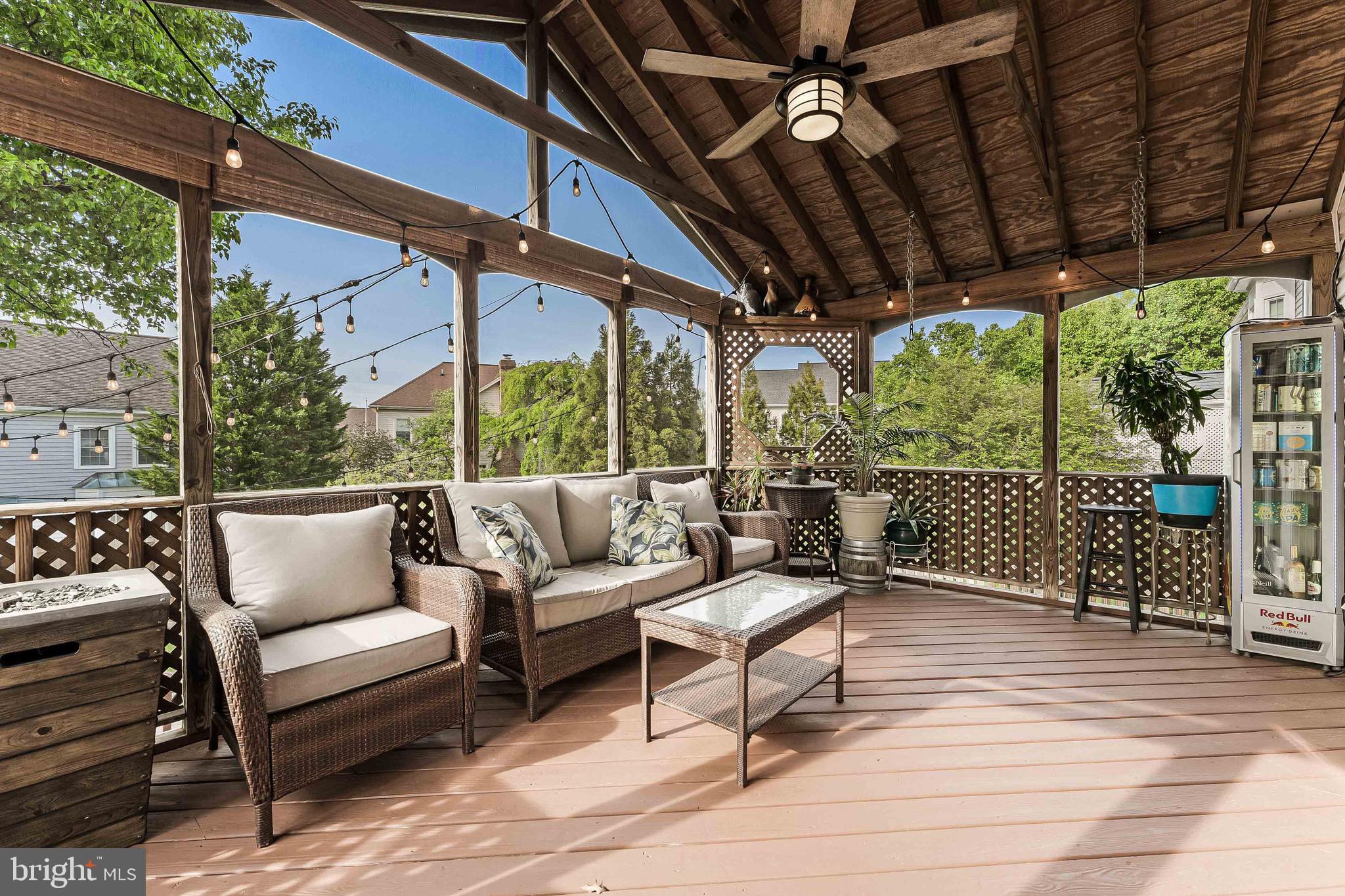 MEADOW HALL - Residential