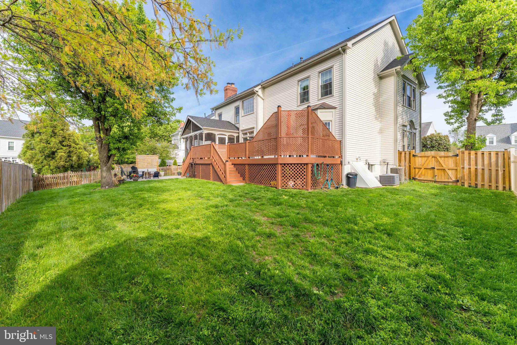 MEADOW HALL - Residential