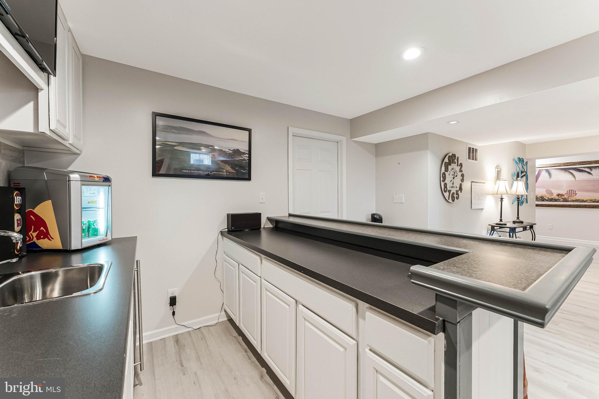 MEADOW HALL - Residential