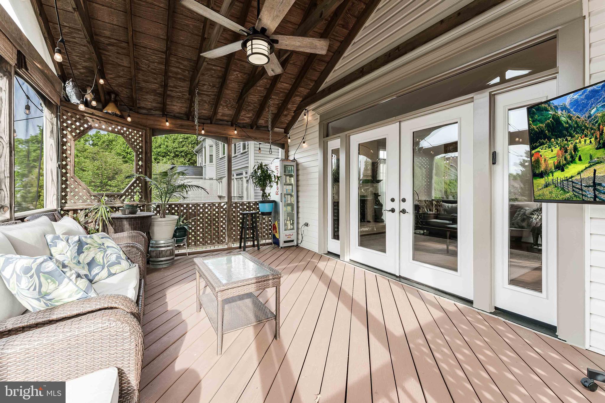 MEADOW HALL - Residential