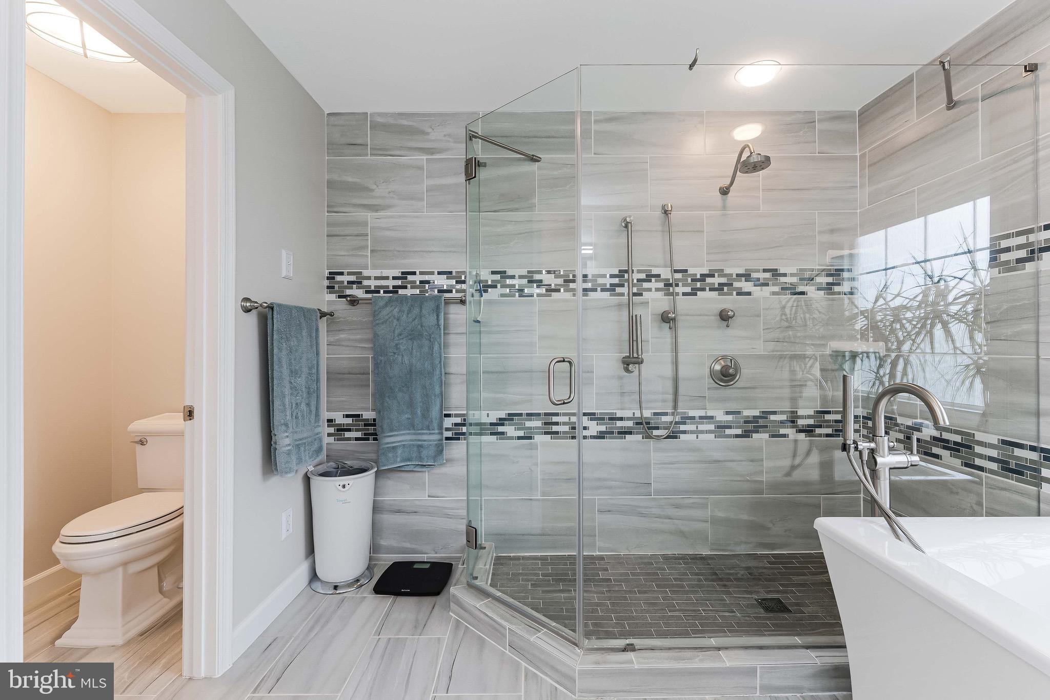 MEADOW HALL - Residential