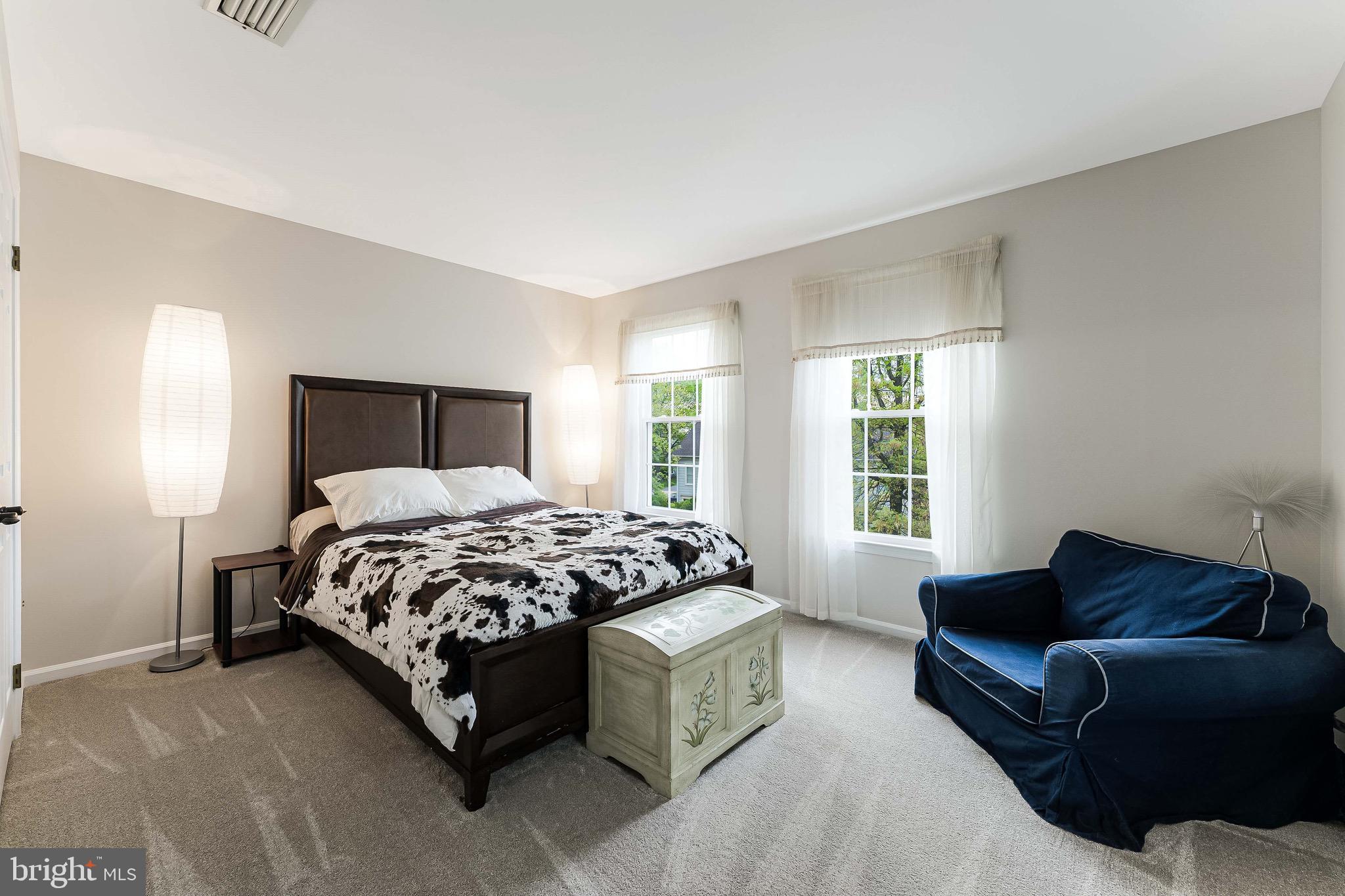 MEADOW HALL - Residential