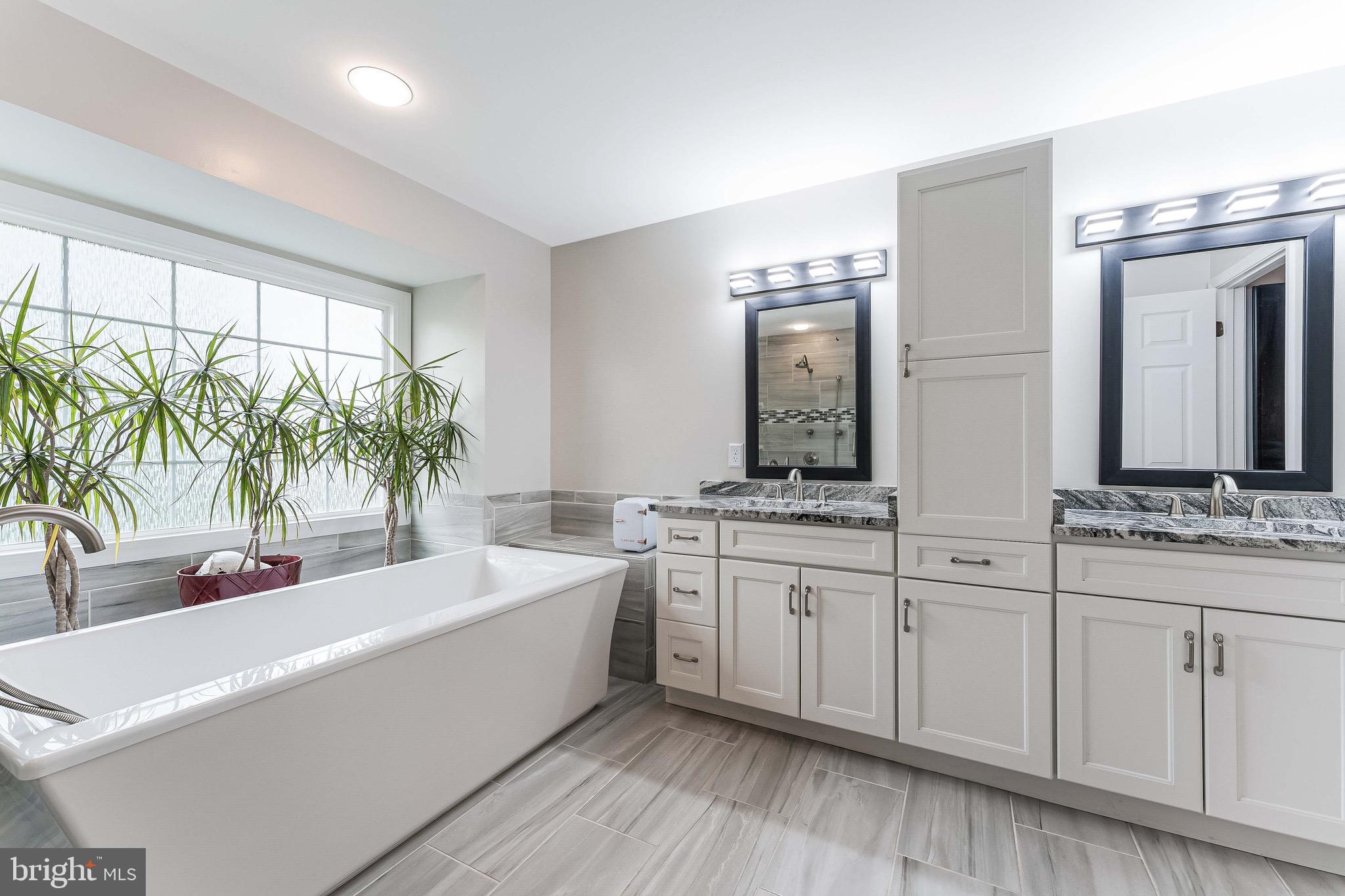 MEADOW HALL - Residential