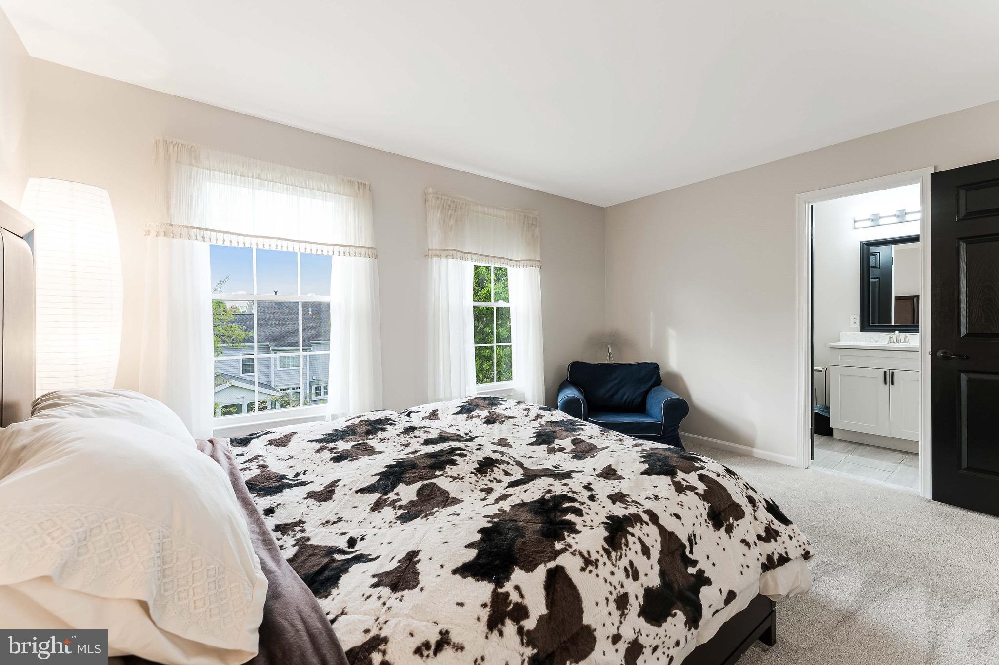 MEADOW HALL - Residential