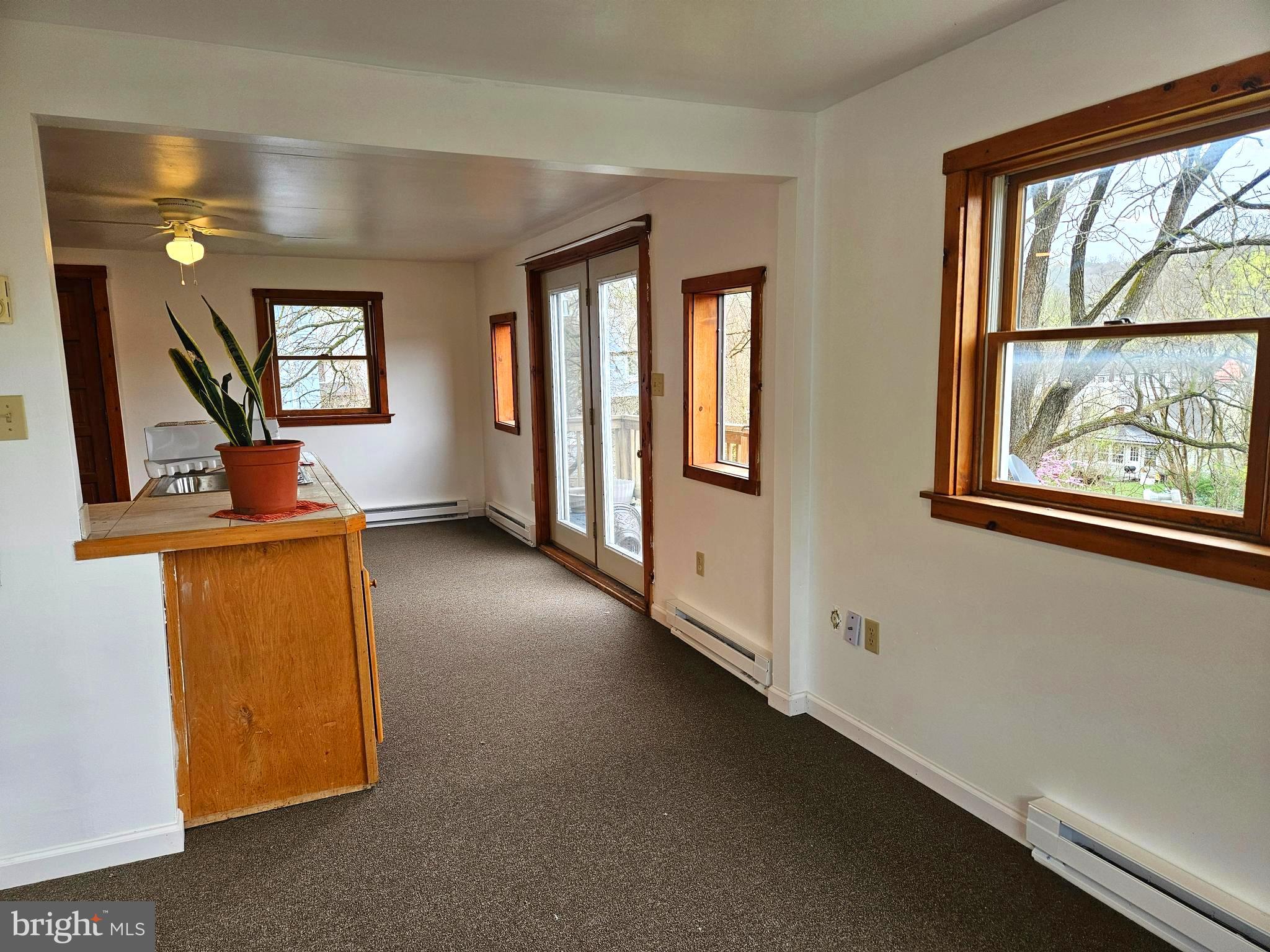 BERKELEY SPRINGS CORPORATION - Residential Lease