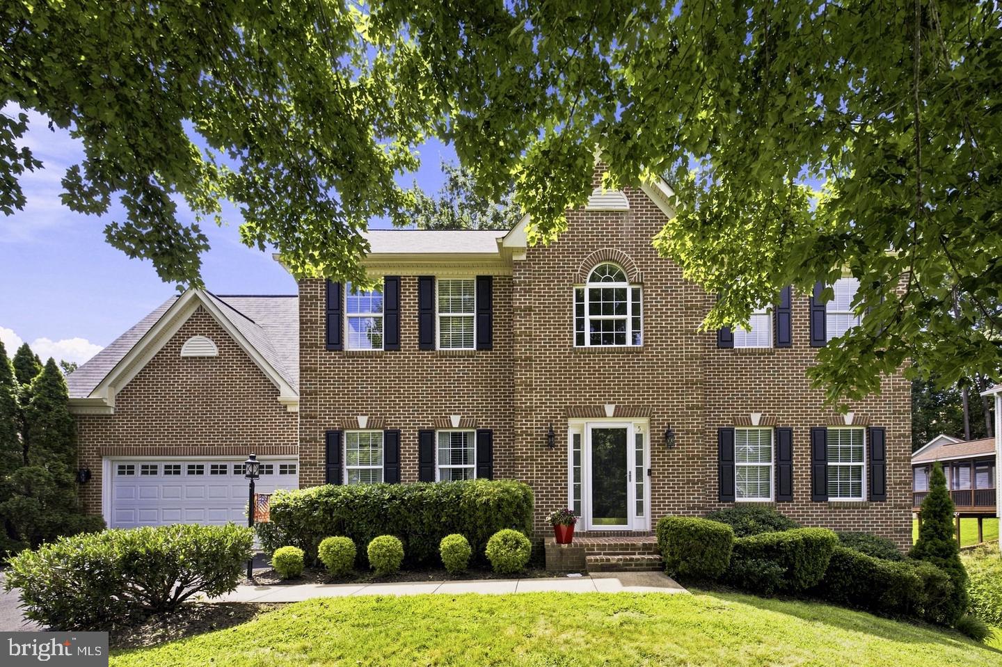 5 LAKEWIND LANE