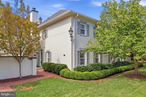 Photo of 1011 N Pitt Street, ALEXANDRIA, VA 22314 (MLS # VAAX2065260)