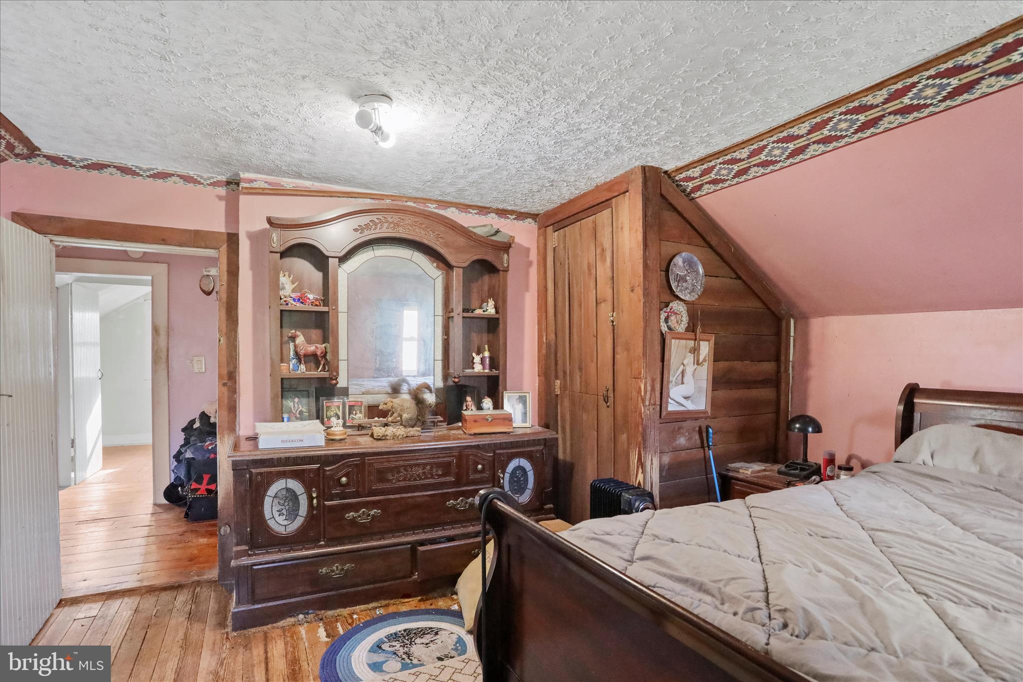 HIDDEN RIVER FARM - Residential