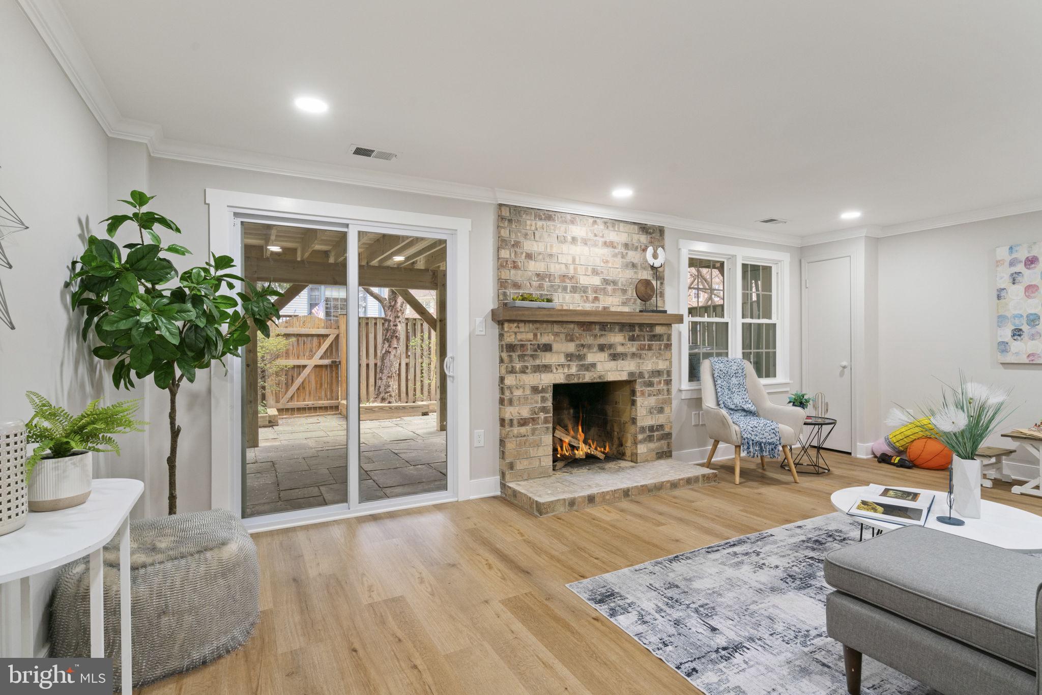 COUNTRY CREEK - Residential