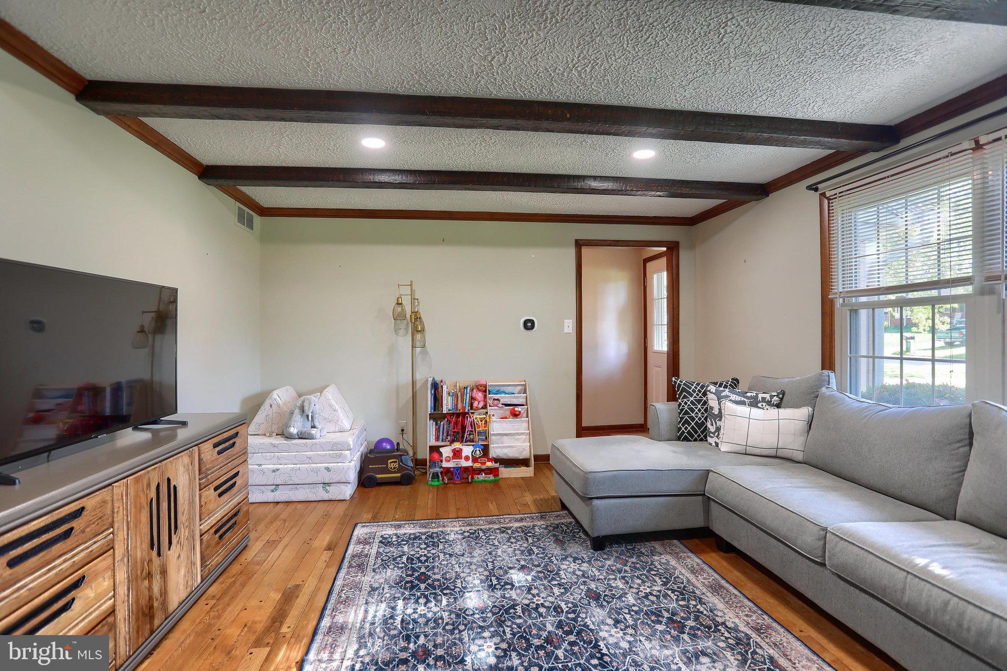 537 W HEATHERFIELD WAY