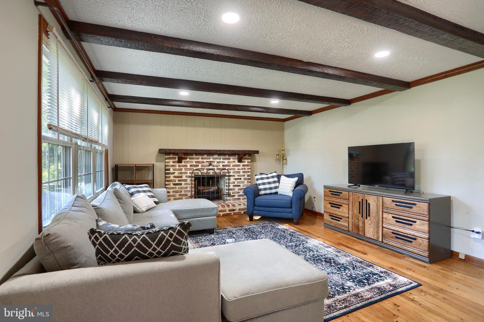 537 W HEATHERFIELD WAY