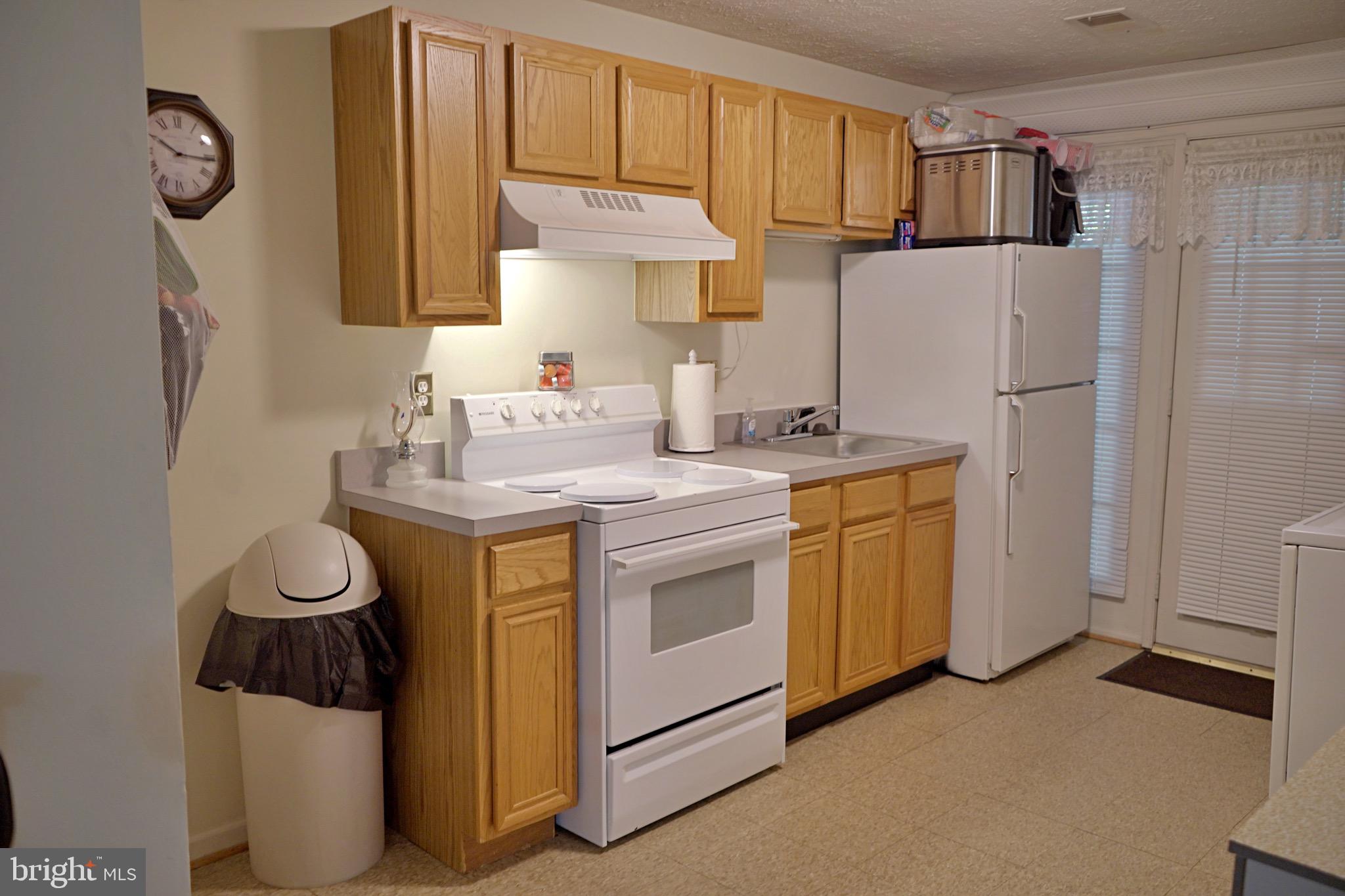 LAKEWOOD EST SUB - Residential