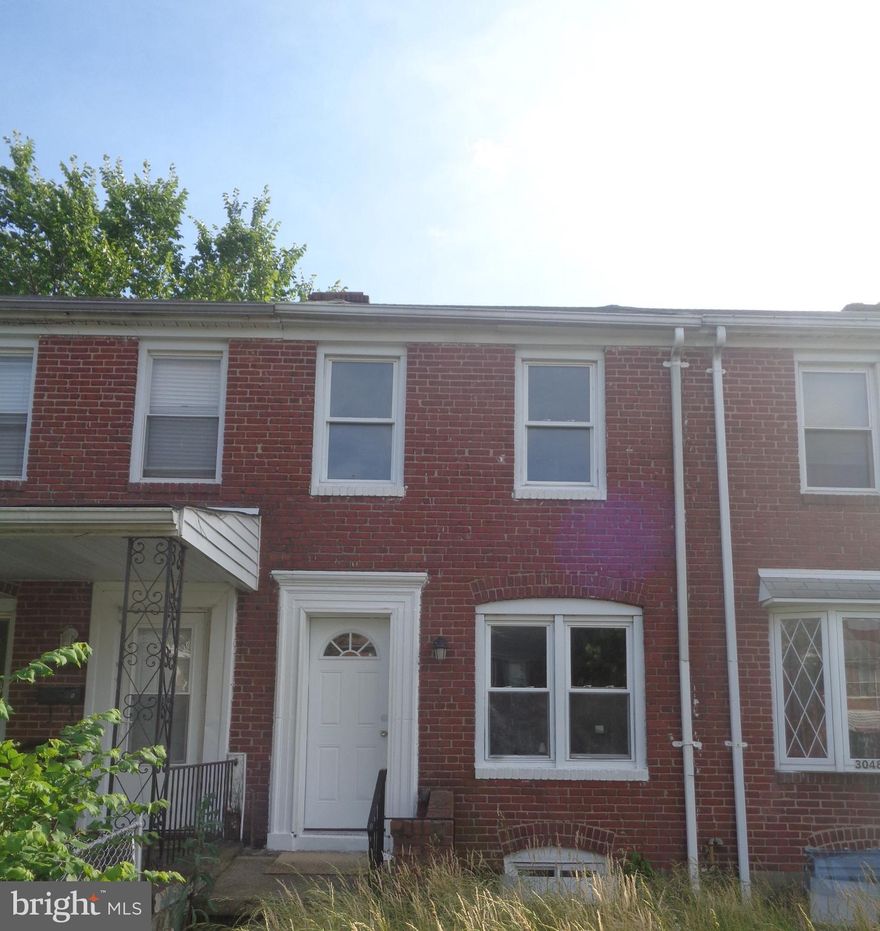 Updated row home in Cherry Hill community with many recent updates.  New carpet and paint, move in ready!
